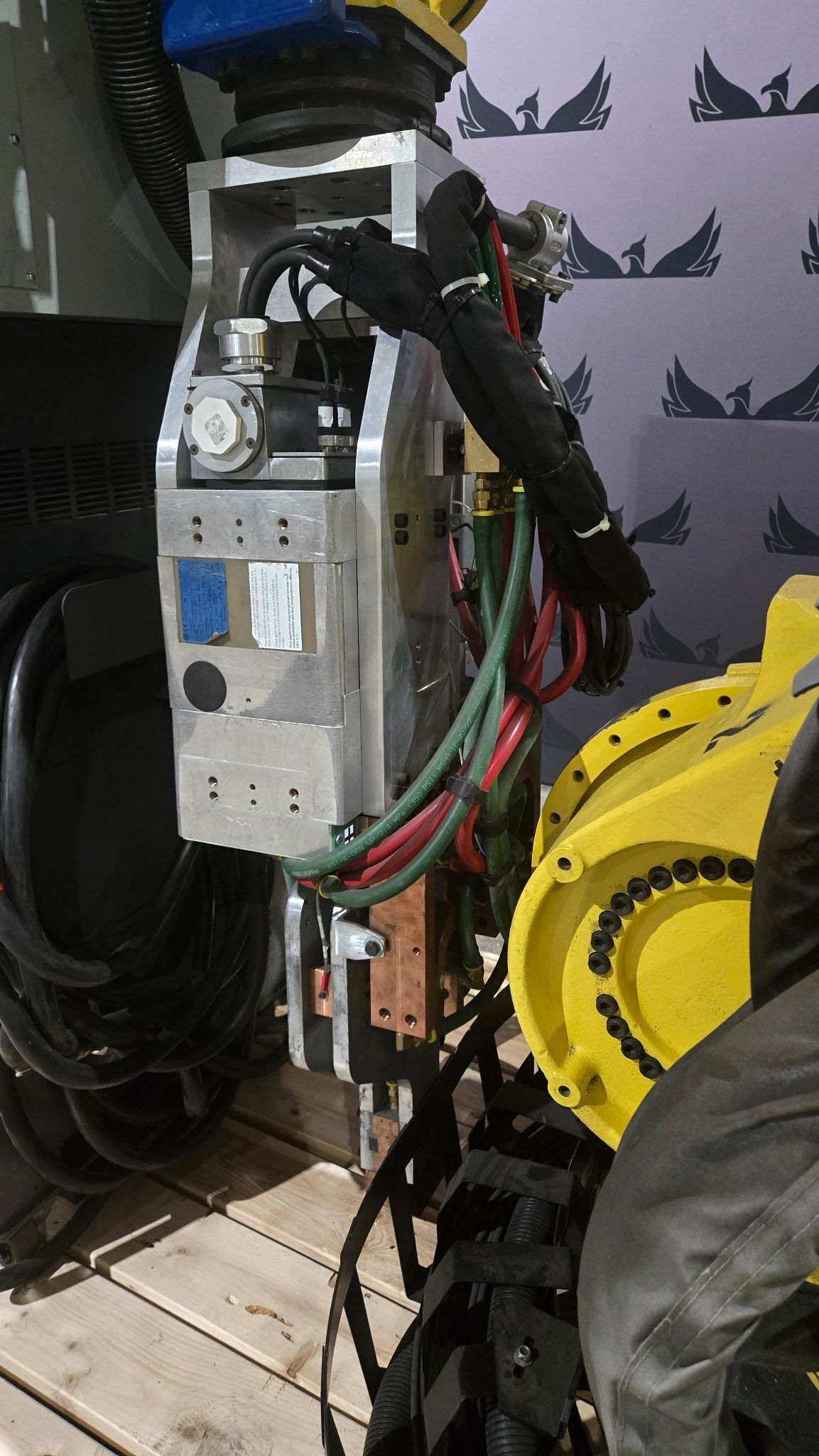 FANUC R-2000iB/210F Complete with R-30iA Controller and WTC WT6000 Weld Inverter USED 2