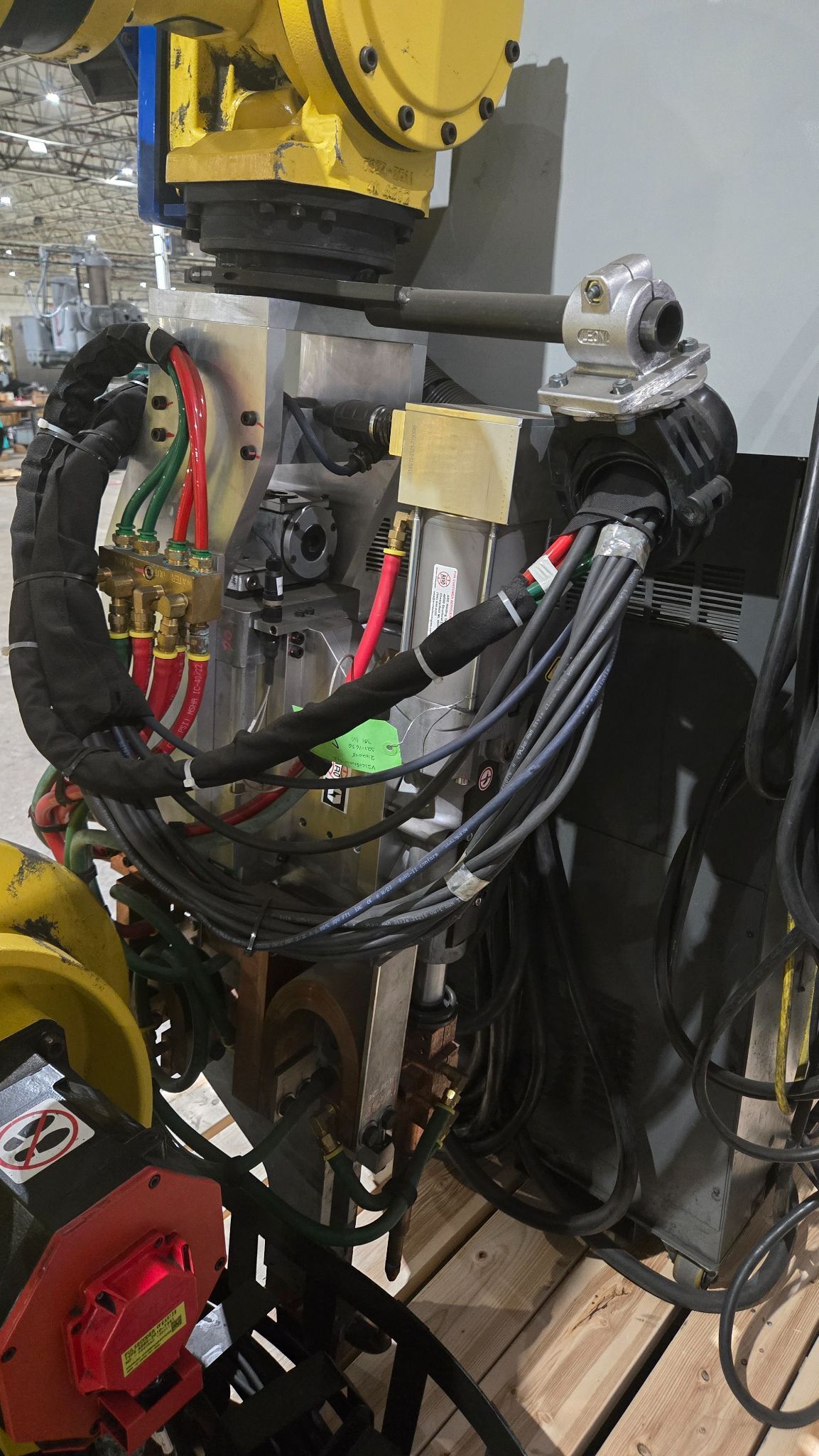 FANUC R-2000iB/210F Complete with R-30iA Controller and WTC WT6000 Weld Inverter USED 3
