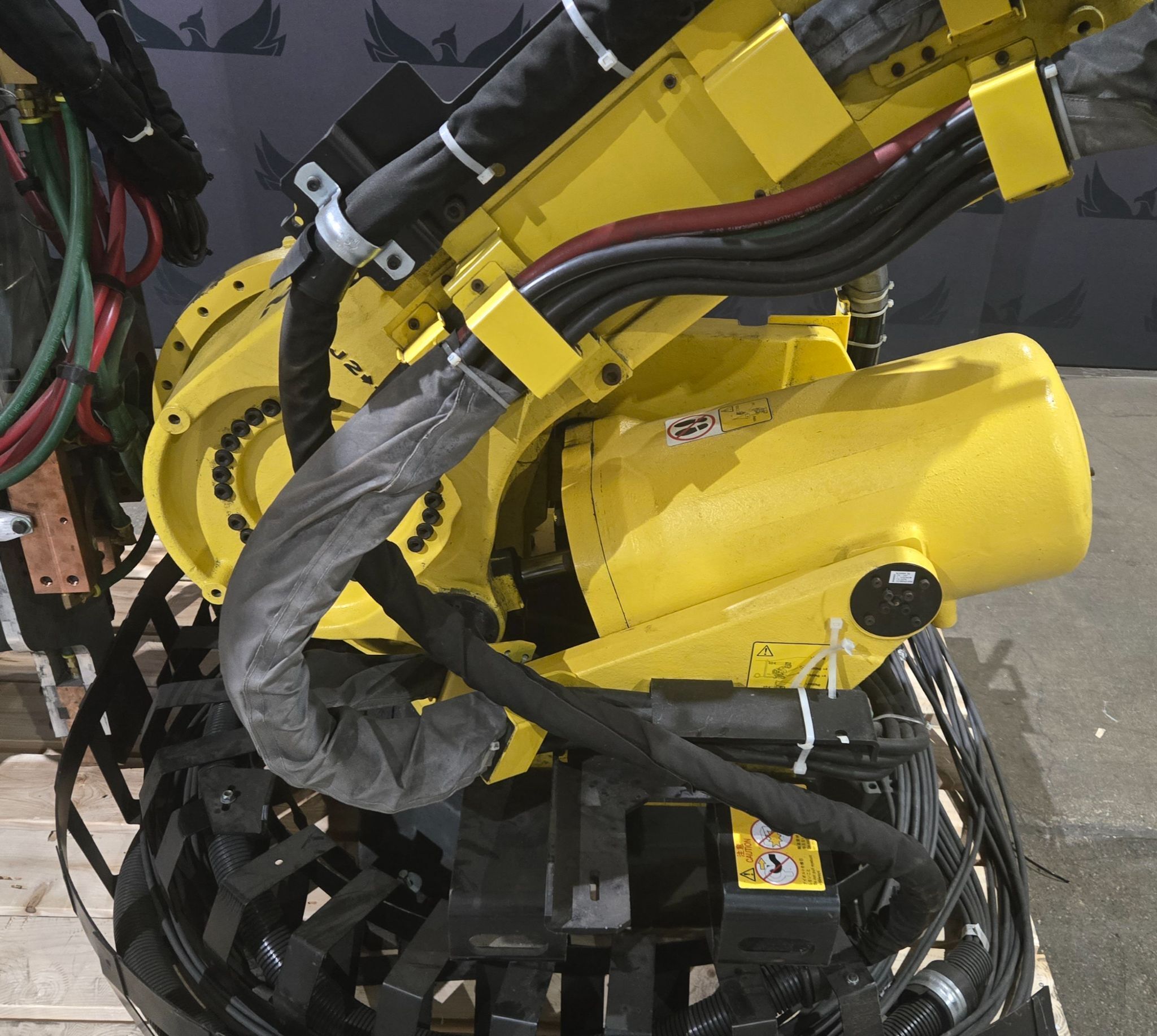 FANUC R-2000iB/210F Complete with R-30iA Controller and WTC WT6000 Weld Inverter USED 5