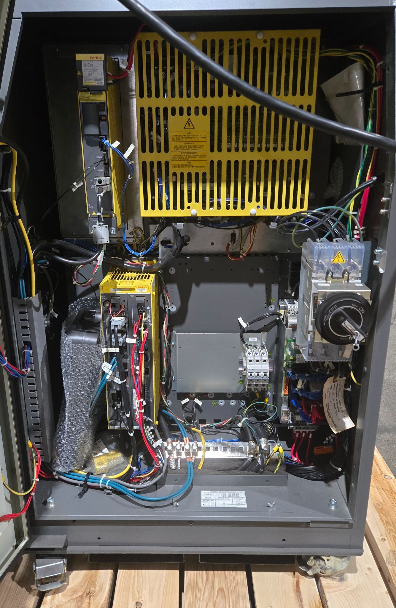 FANUC R-2000iB/210F Complete with R-30iA Controller and WTC WT6000 Weld Inverter USED 16