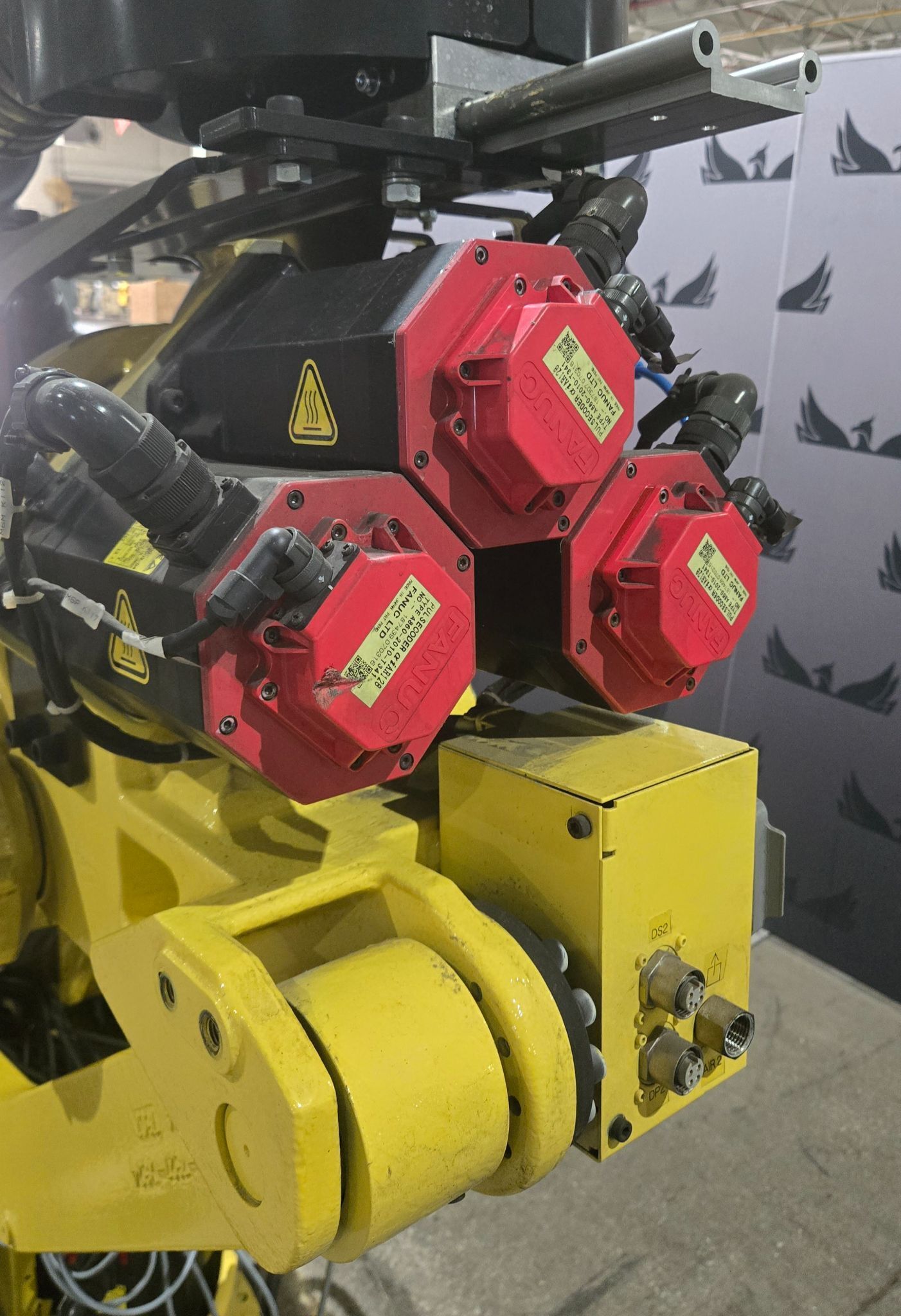 FANUC M-900iA/350 Complete with R-J3iC Controller USED 5
