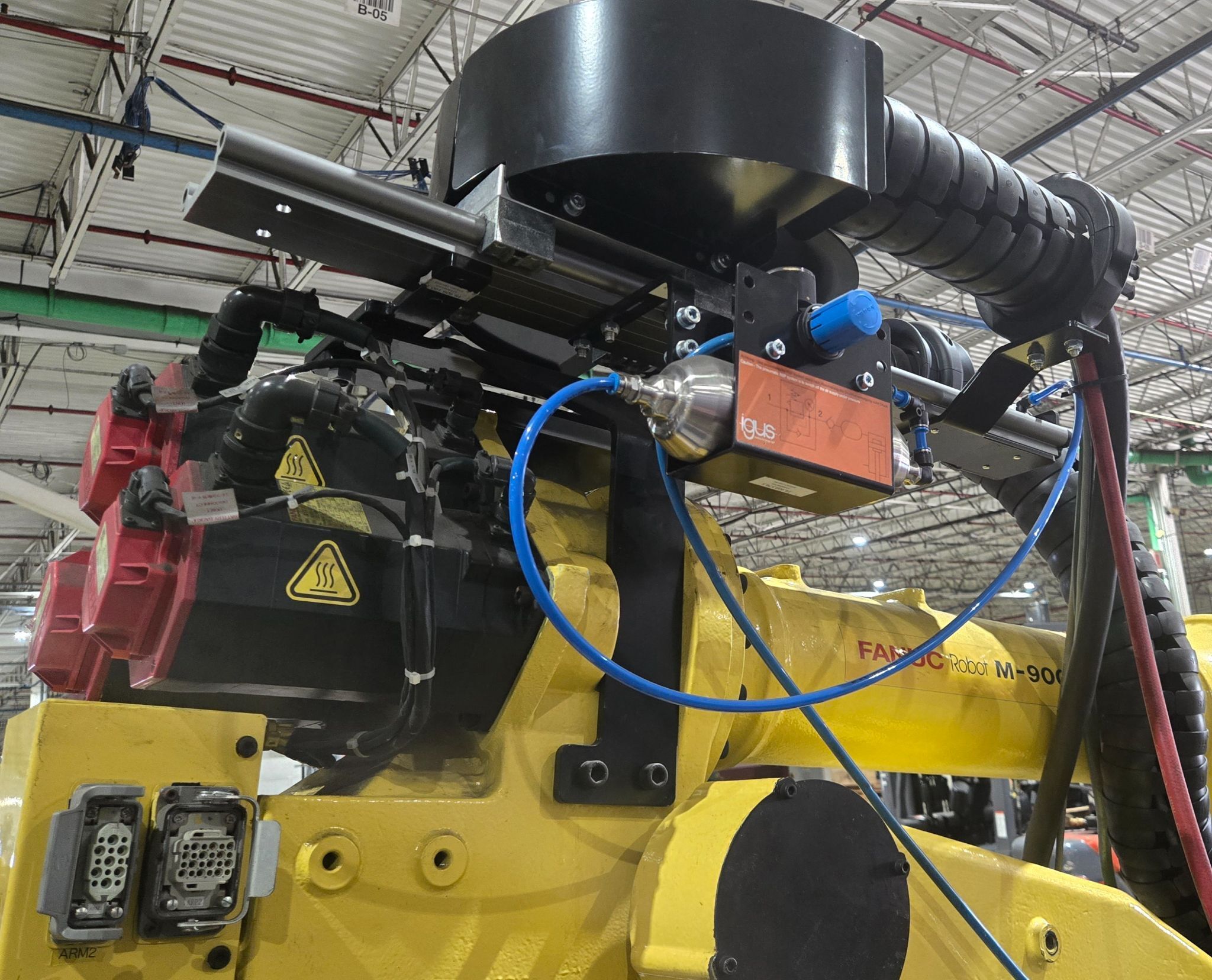 FANUC M-900iA/350 Complete with R-J3iC Controller USED 6