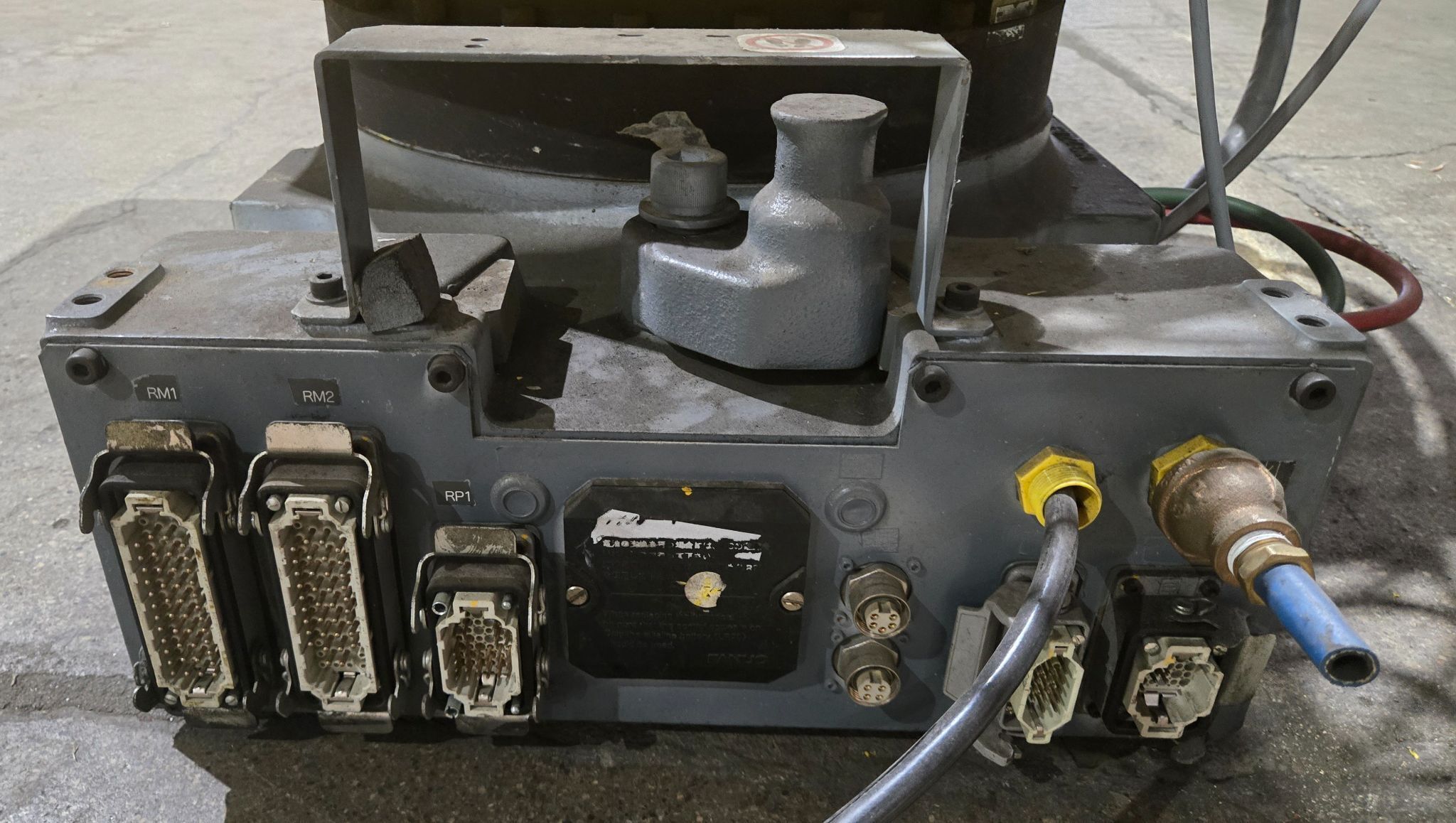 FANUC M-900iA/350 Complete with R-J3iC Controller USED 8