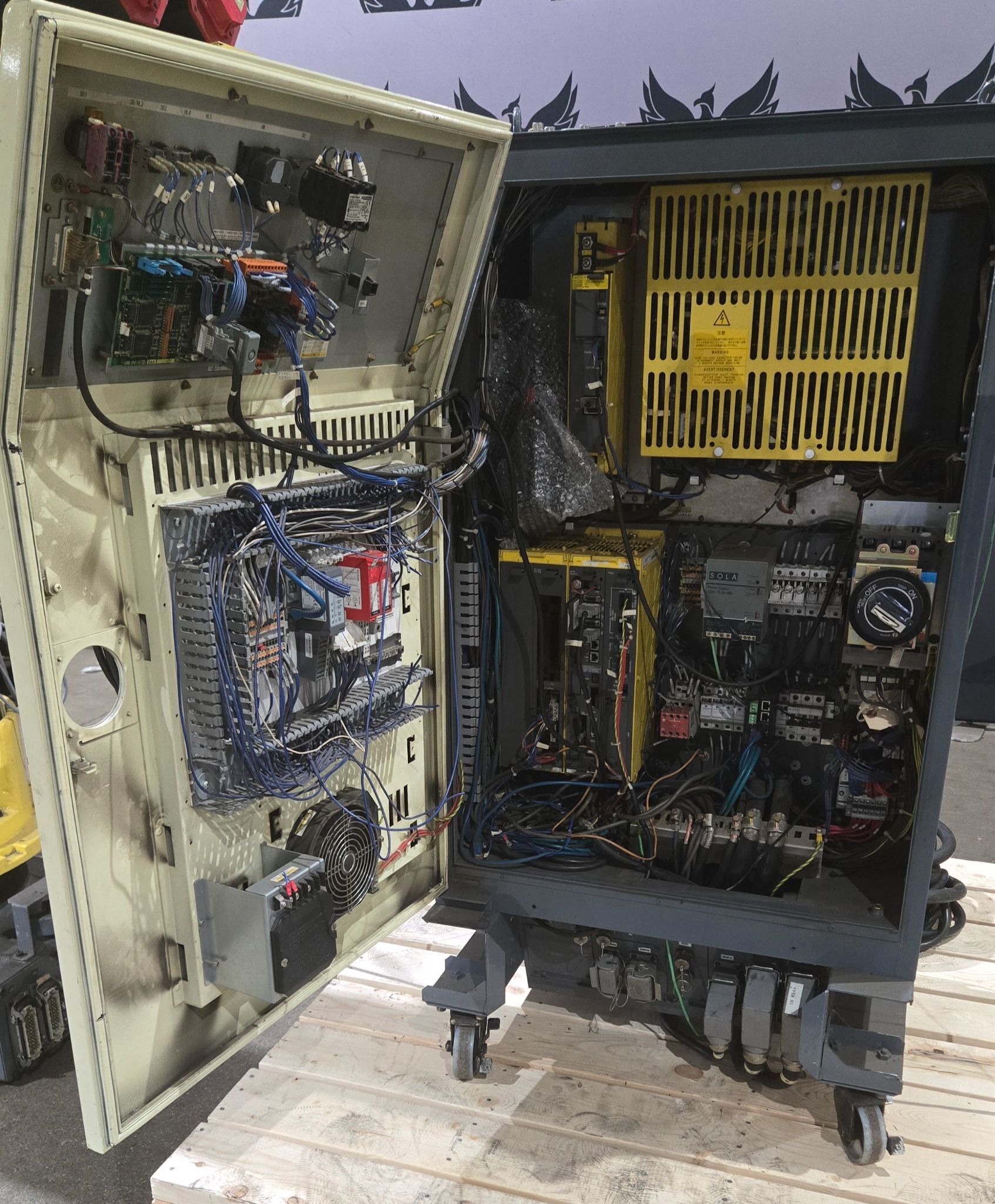 FANUC M-900iA/350 Complete with R-J3iC Controller USED 13