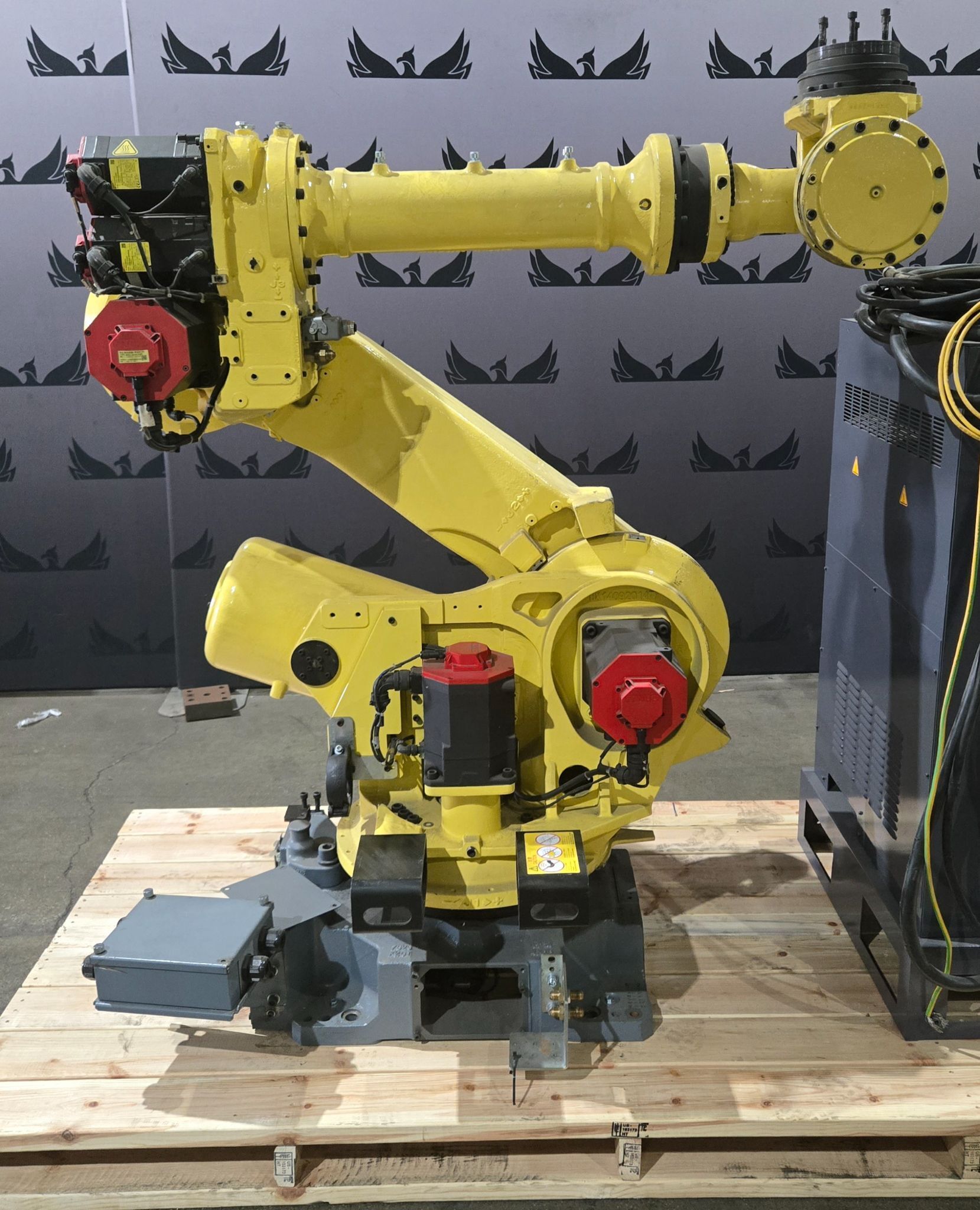 Fanuc R-2000iB/210F Complete with R-30iA Controller USED 1