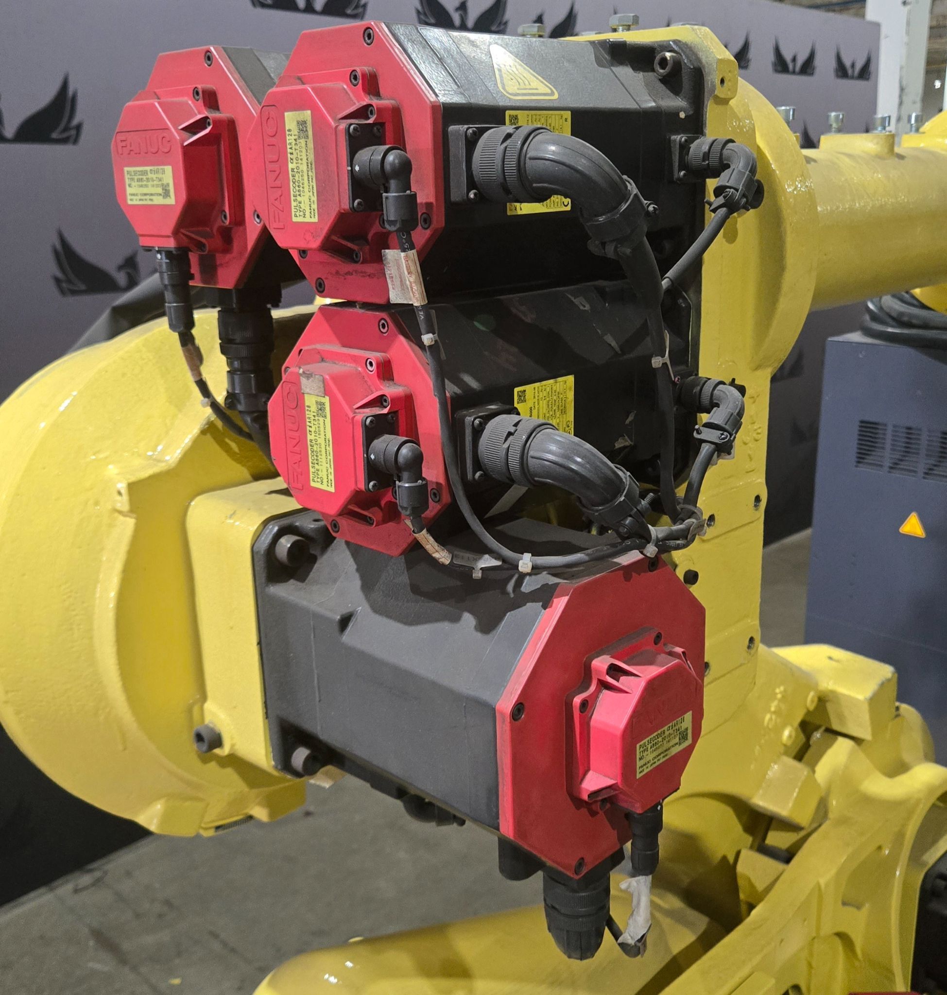 Fanuc R-2000iB/210F Complete with R-30iA Controller USED 5