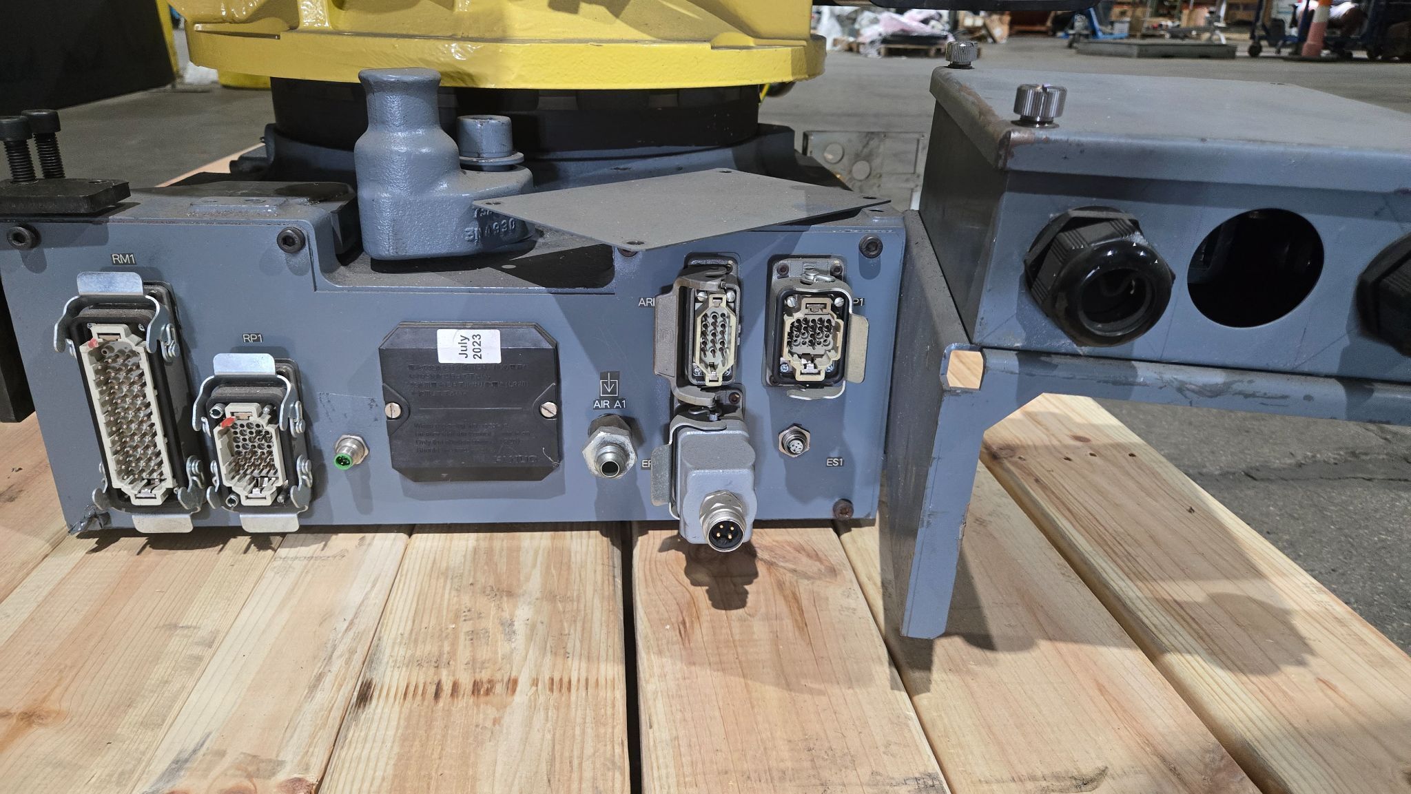 Fanuc R-2000iB/210F Complete with R-30iA Controller USED 7