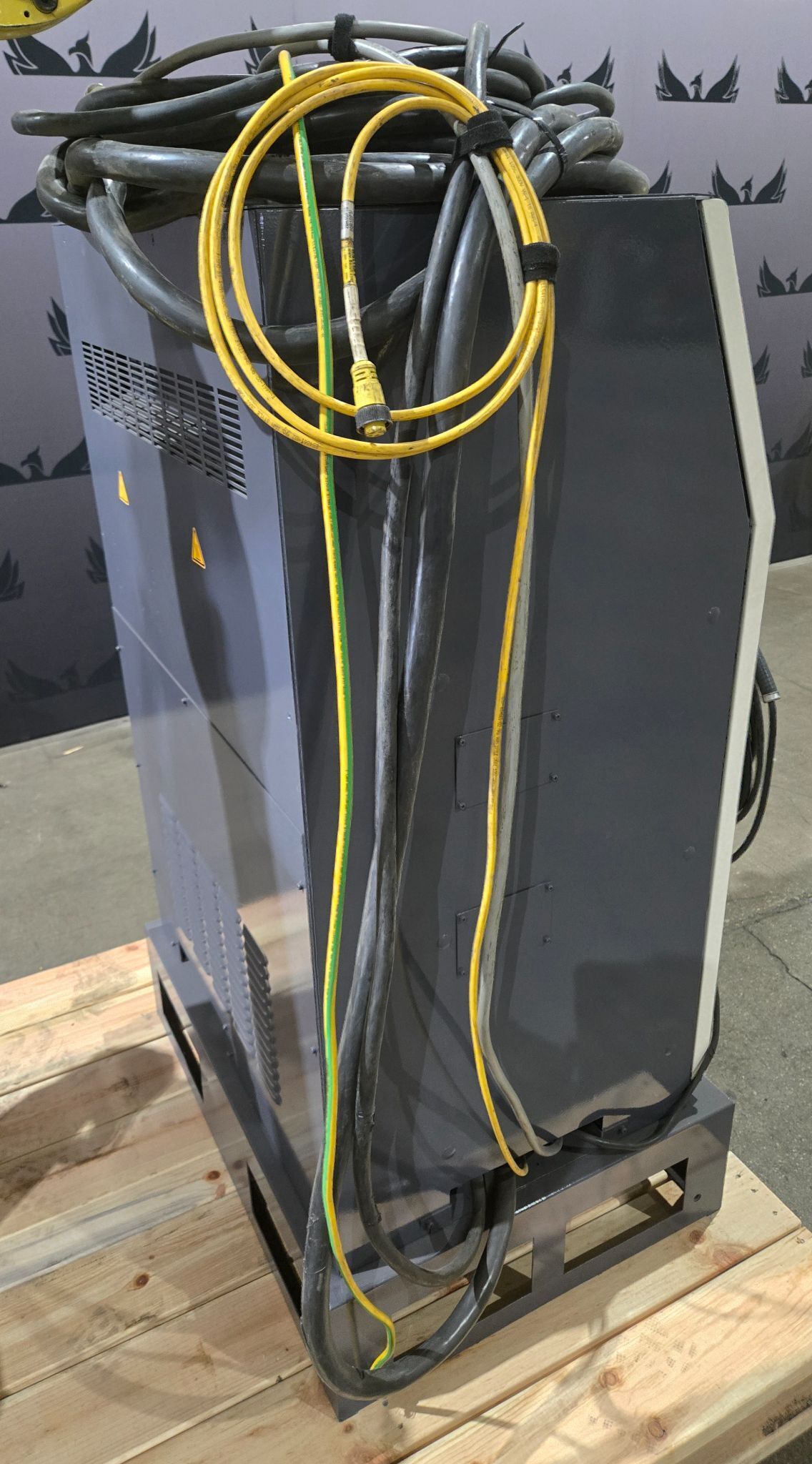 Fanuc R-2000iB/210F Complete with R-30iA Controller USED 10