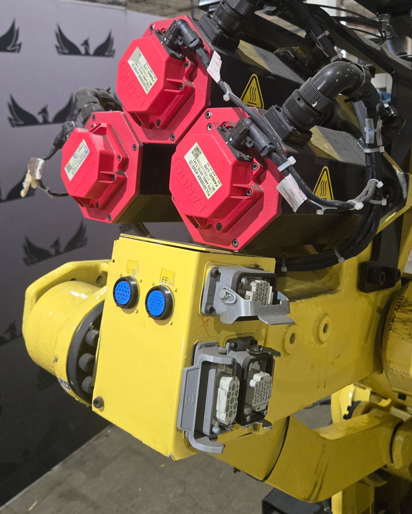 FANUC M900IA/350 Complete with R-J3iC Controller USED 5