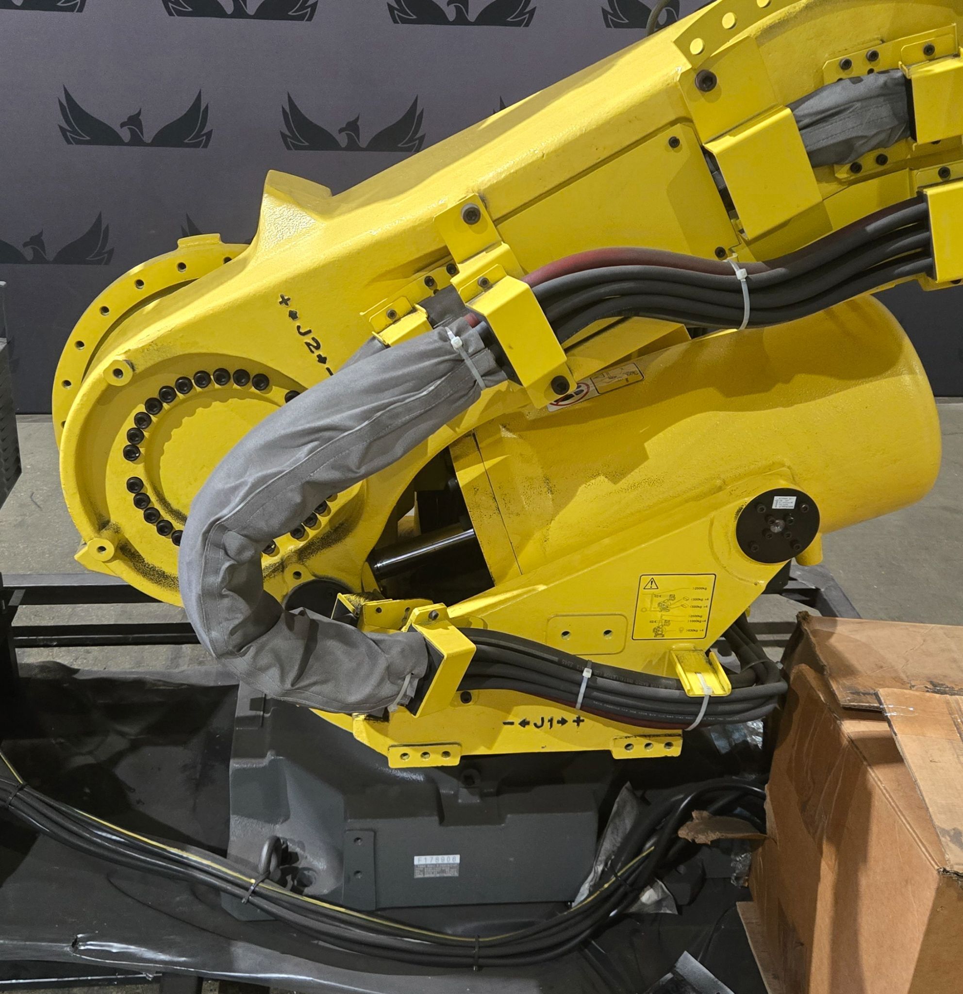 FANUC R-2000iB/210F Robot with R-30iB Controller NEW 4