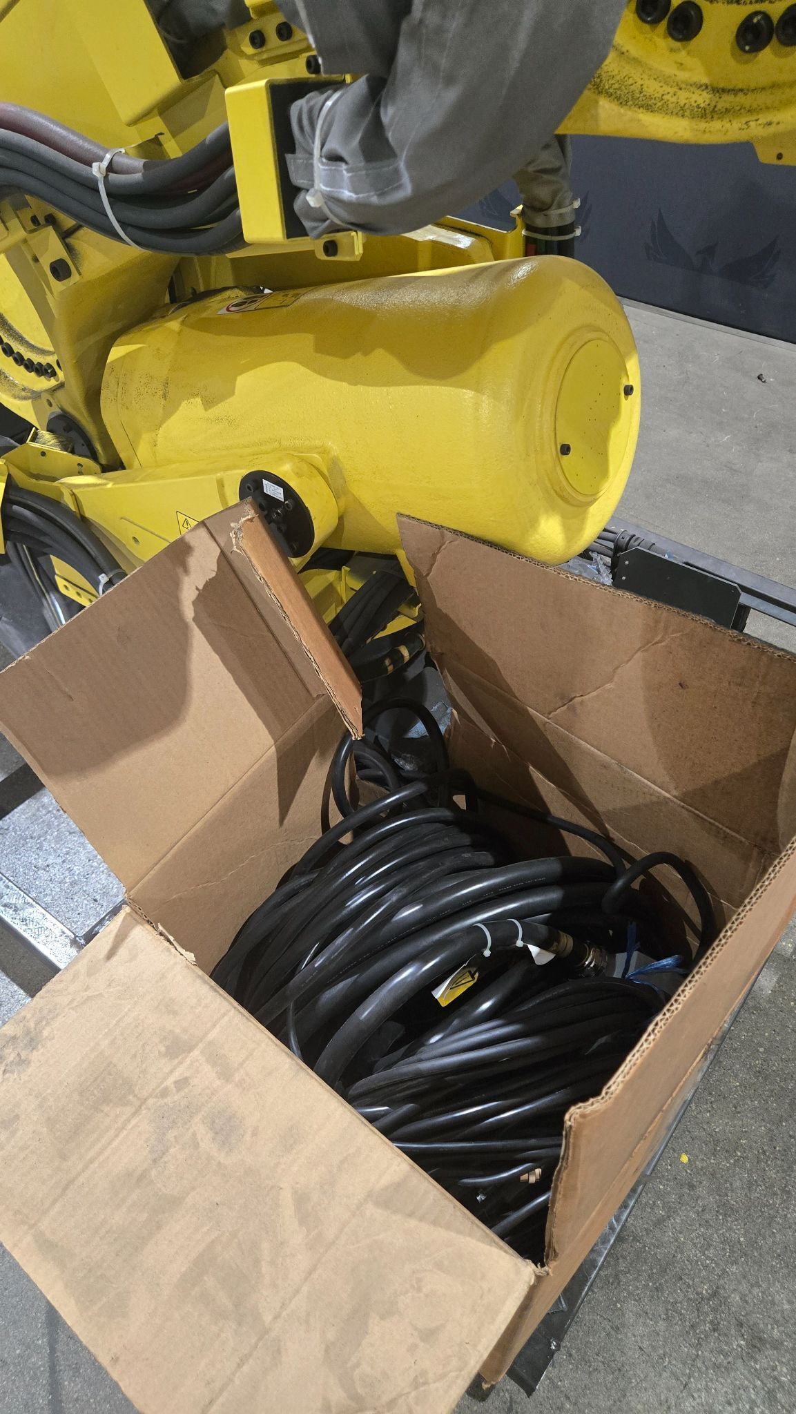 FANUC R-2000iB/210F Robot with R-30iB Controller NEW 8