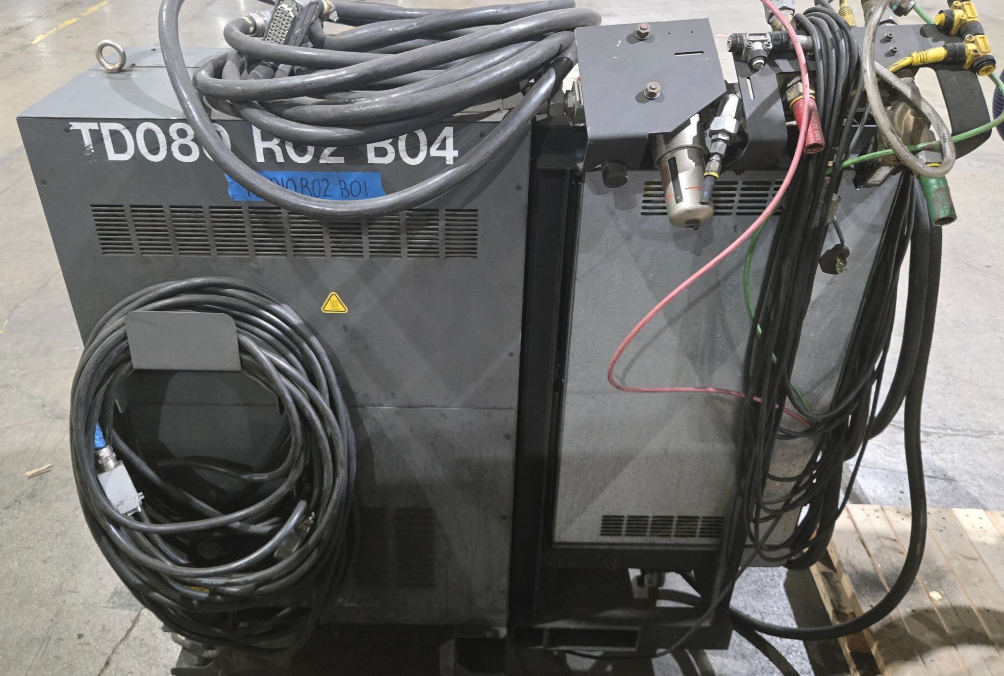 FANUC R-2000iB/165F Complete w/ R-30iA Controls USED 14