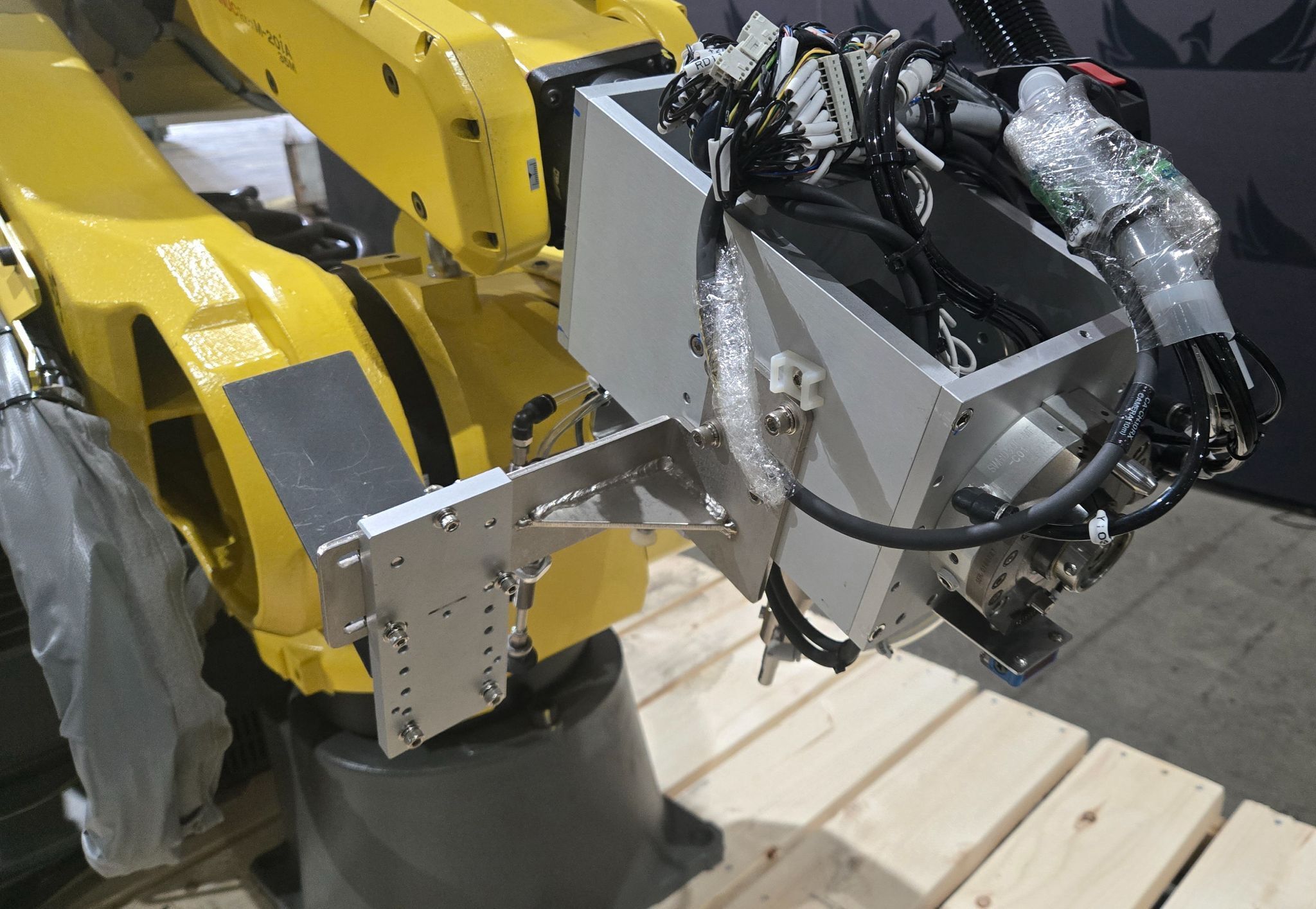 FANUC M‑20iA/35M Complete with R‑30iB Plus Controller USED 12