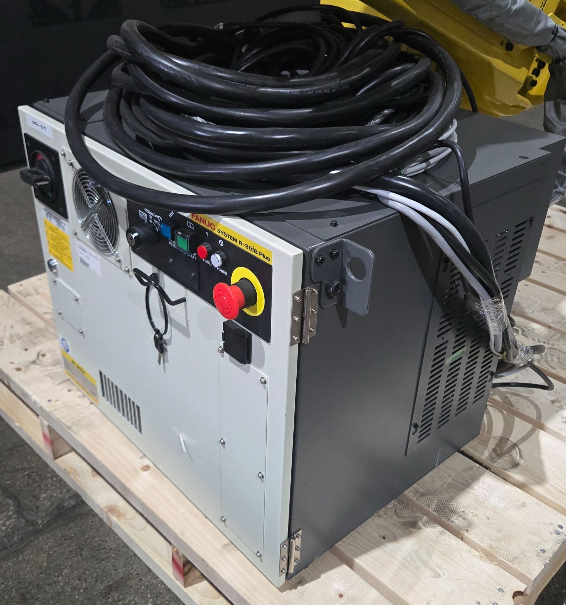 FANUC M‑20iA/35M Complete with R‑30iB Plus Controller USED 5