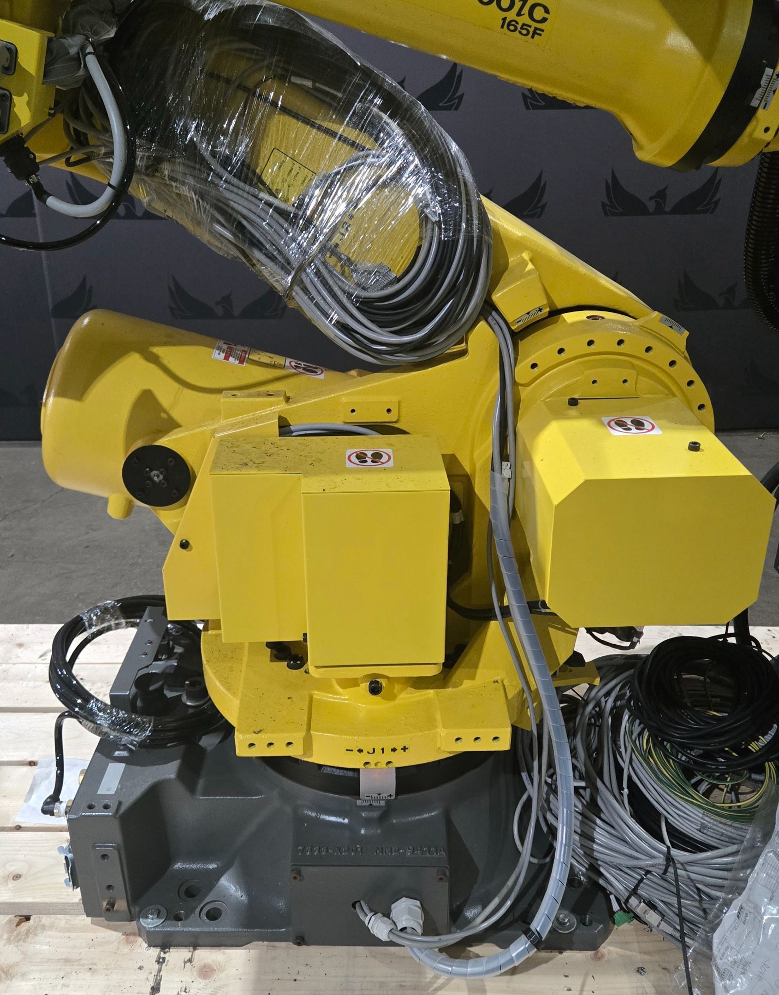 FANUC R‑2000iC/165F Robot Complete with R‑30iB Plus Controller USED 18