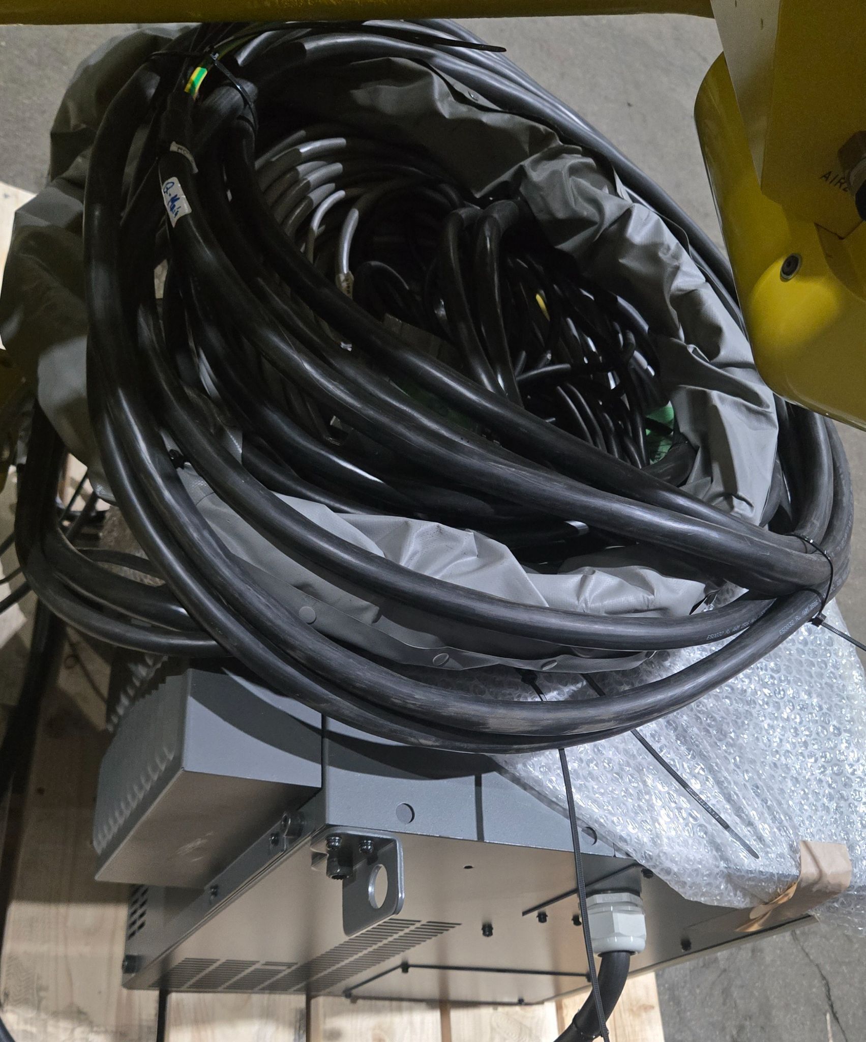 FANUC M‑20iA/35M Complete with R‑30iB Plus Controller USED 6
