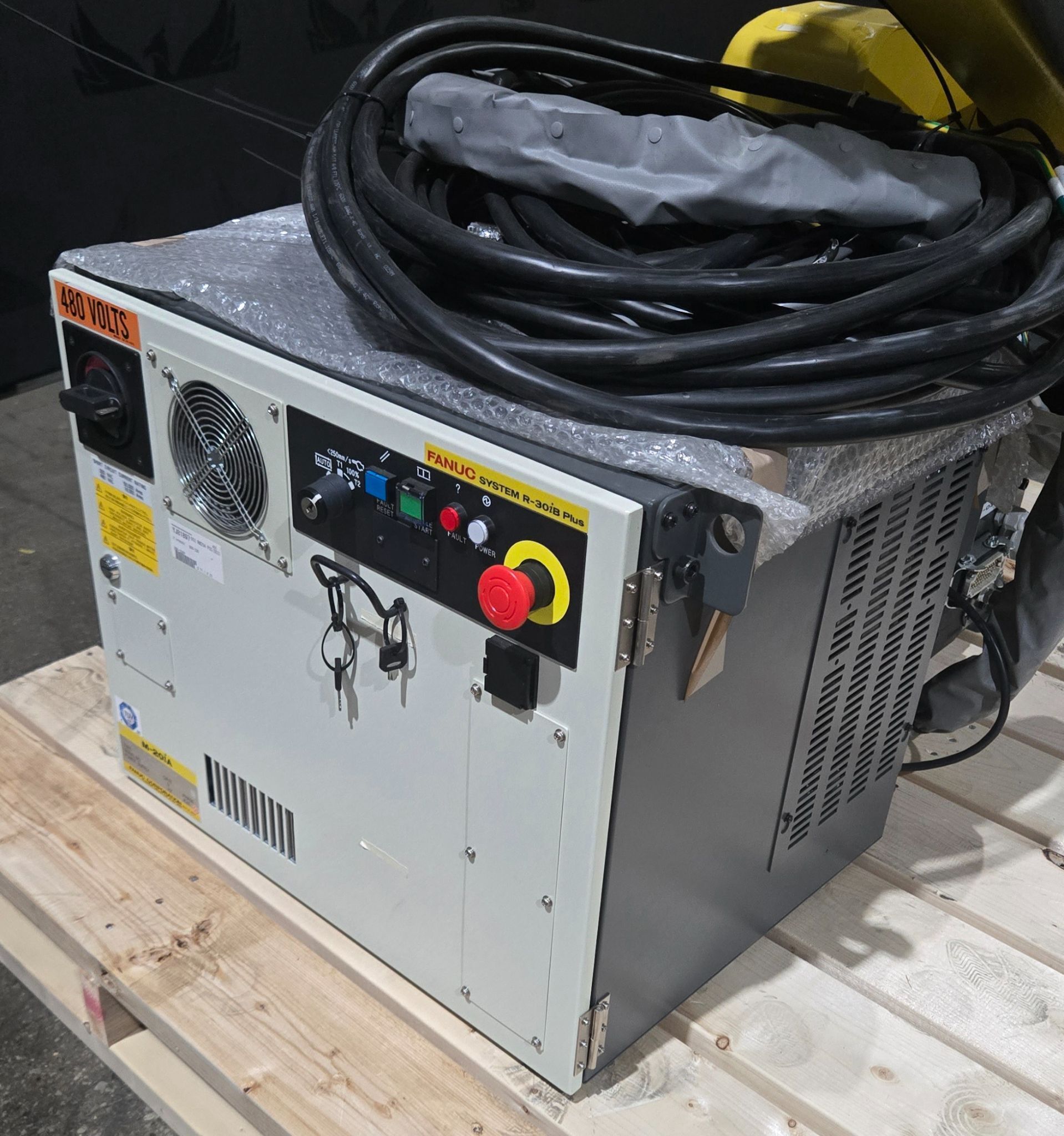 FANUC M‑20iA/35M Complete with R‑30iB Plus Controller USED 5