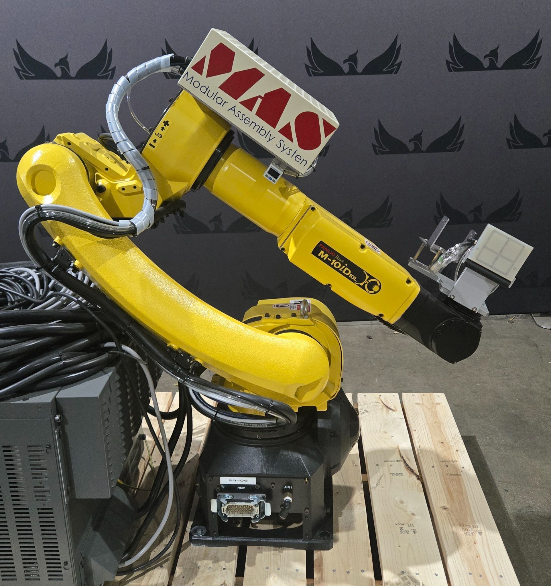 FANUC M‑10iD/10L Complete with R‑30iB Plus Controller USED 16