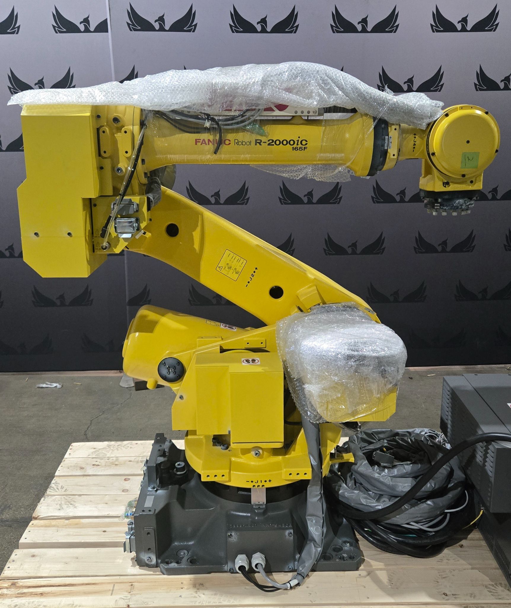 FANUC R‑2000iC/165F Complete with R‑30iB Plus Controller USED 17