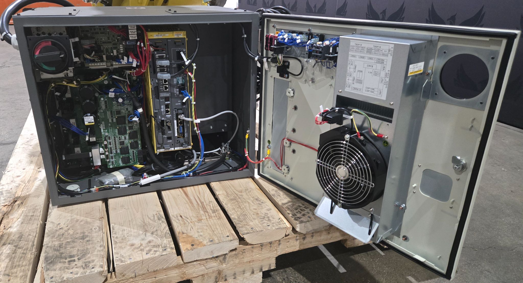 FANUC R‑2000iC/165F Complete with R‑30iB Plus Controller USED 10