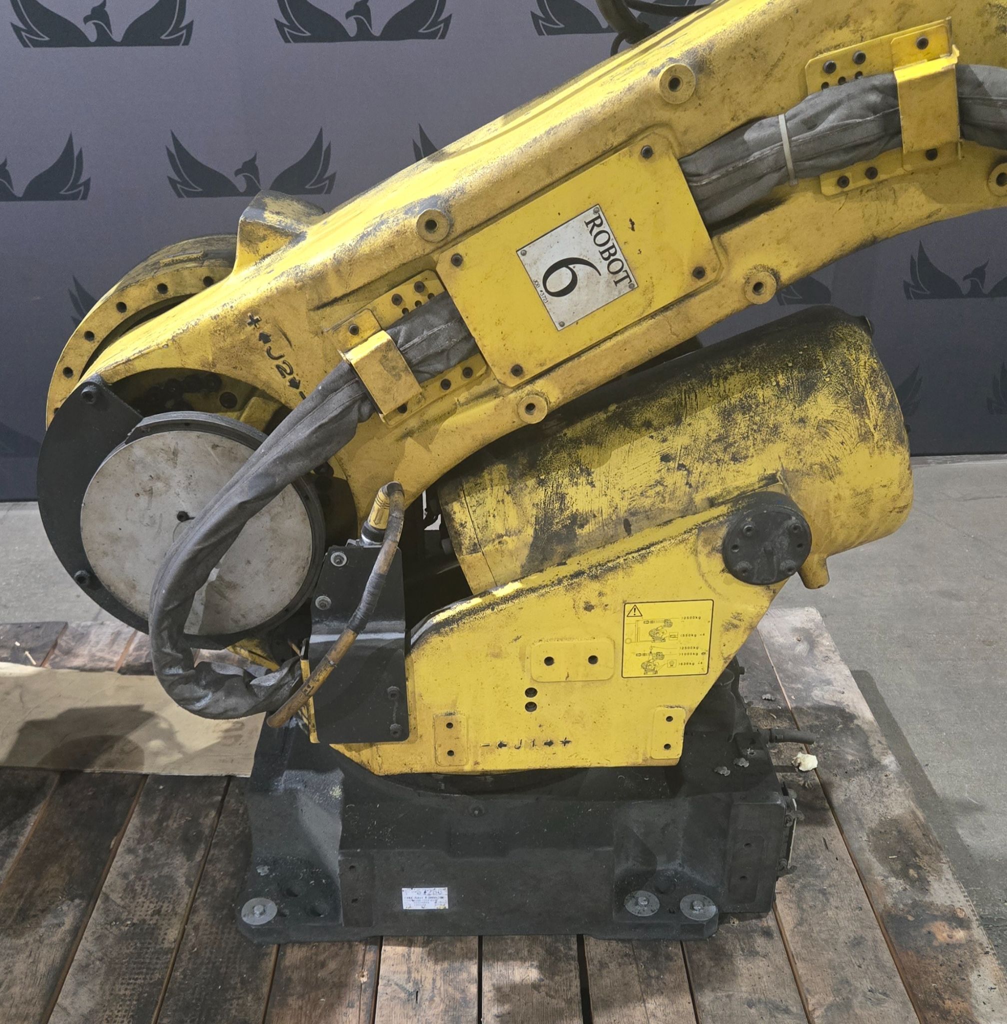 FANUC R-2000iA/165F w/ R-J3iB Controls USED AS-IS 10
