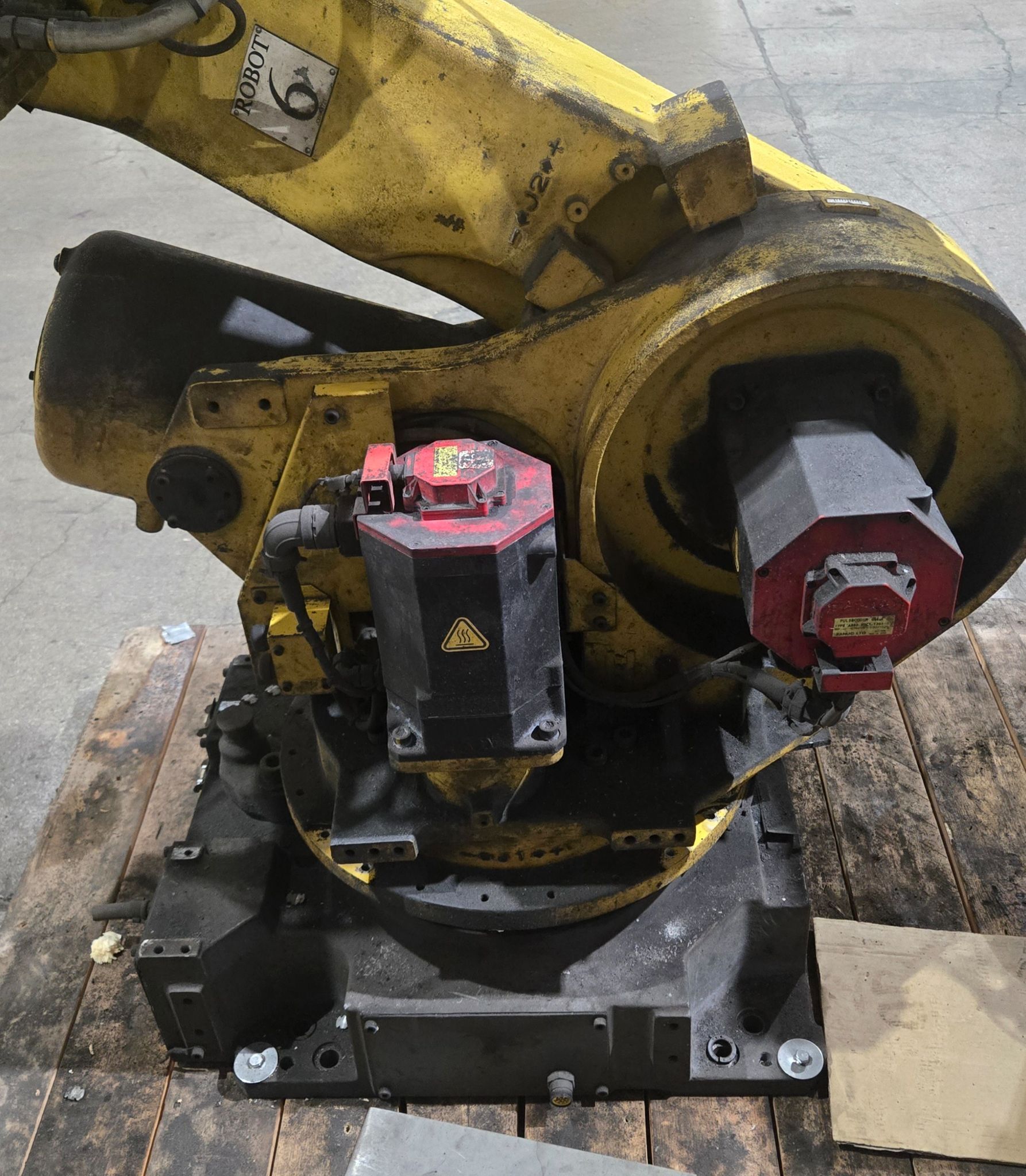 FANUC R-2000iA/165F w/ R-J3iB Controls USED AS-IS 7