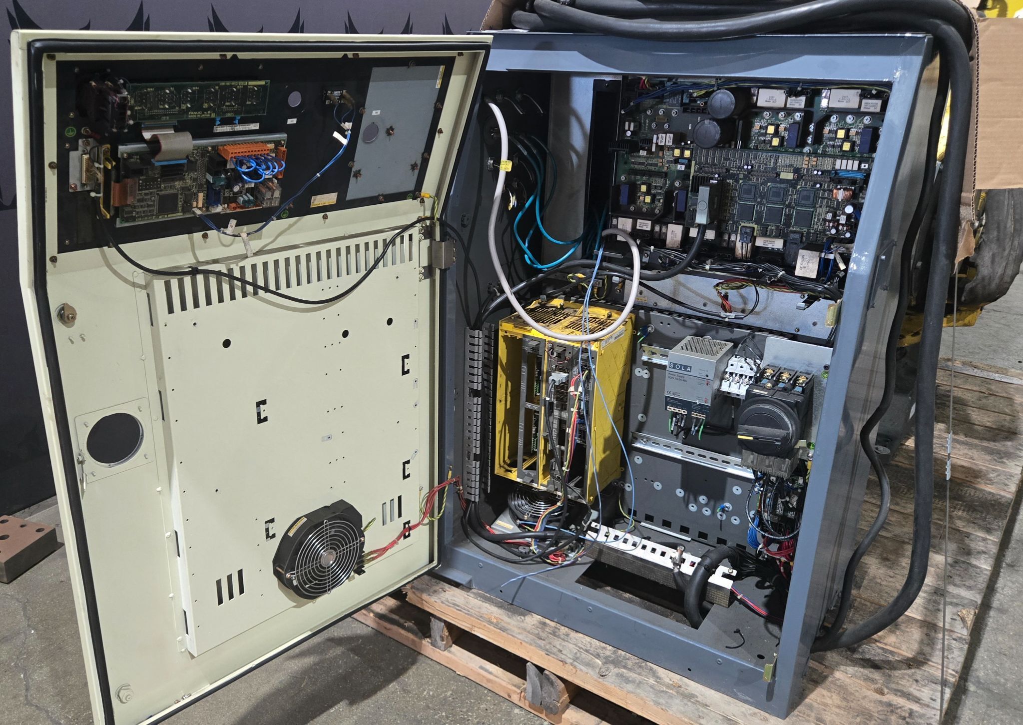 FANUC R-2000iA/165F w/ R-J3iB Controls USED AS-IS 13