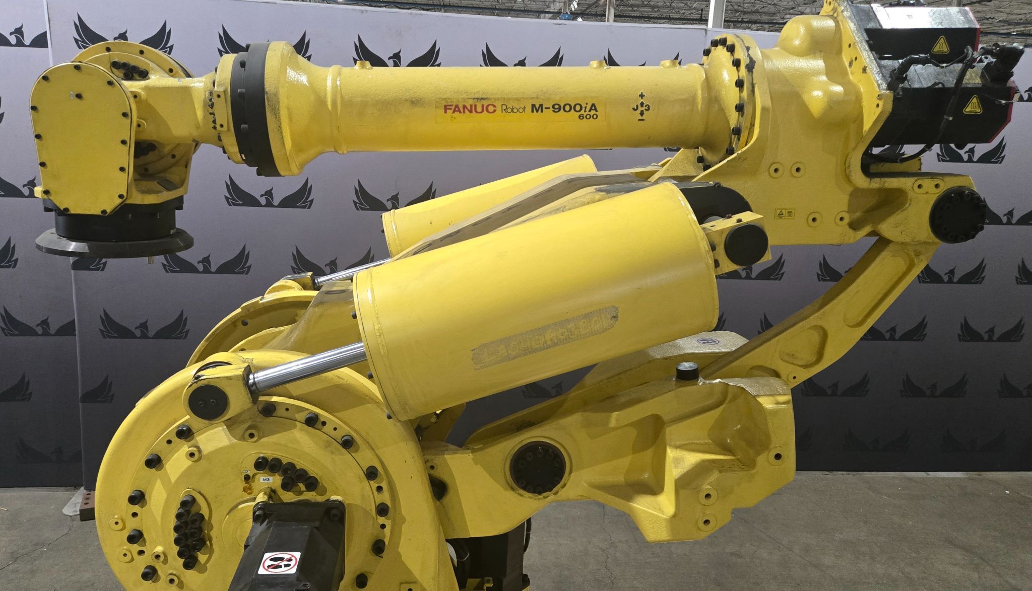 FANUC M-900iA/600 Complete with R-30iA Controller USED 3