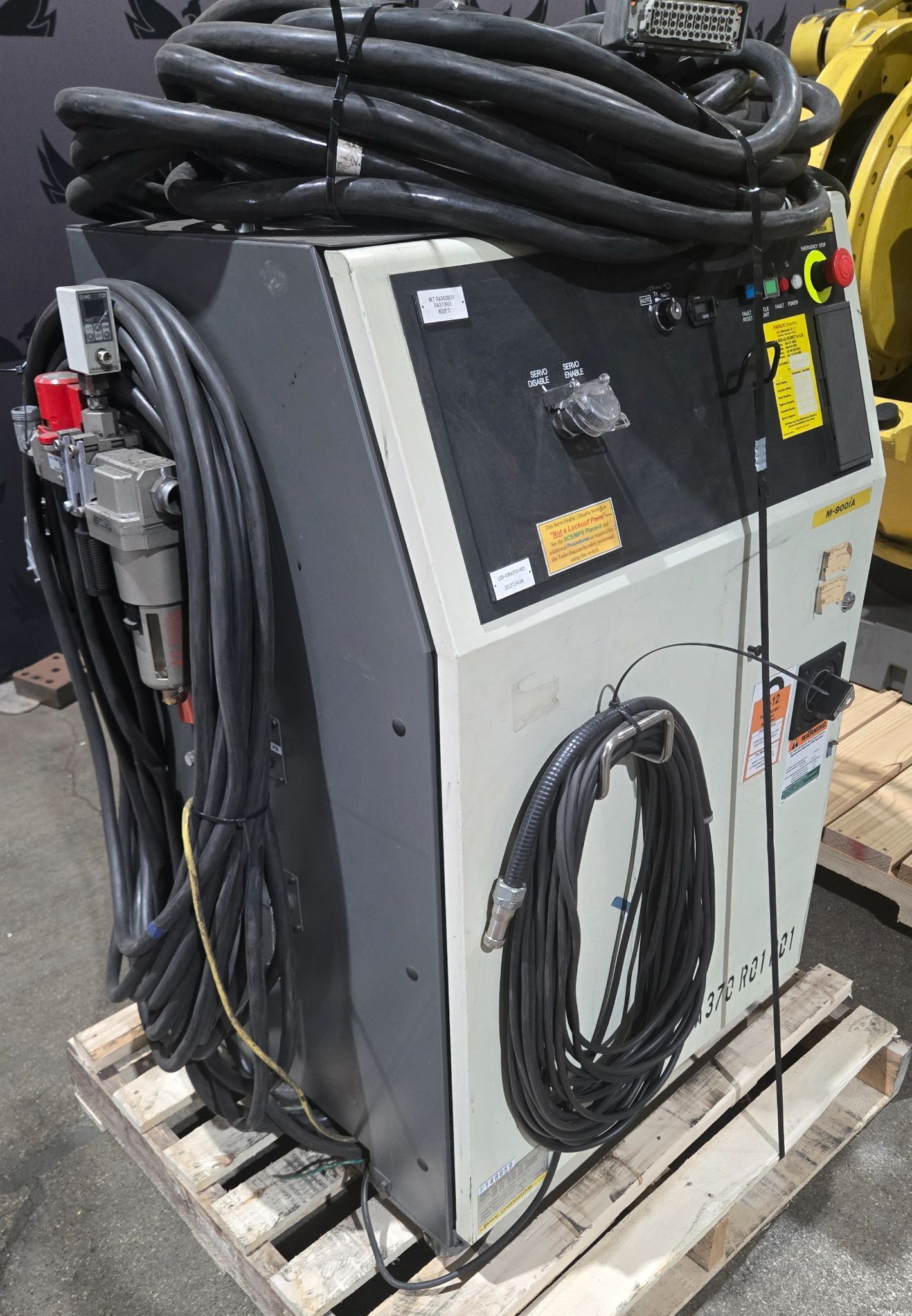 FANUC M-900iA/600 Complete with R-30iA Controller USED 9