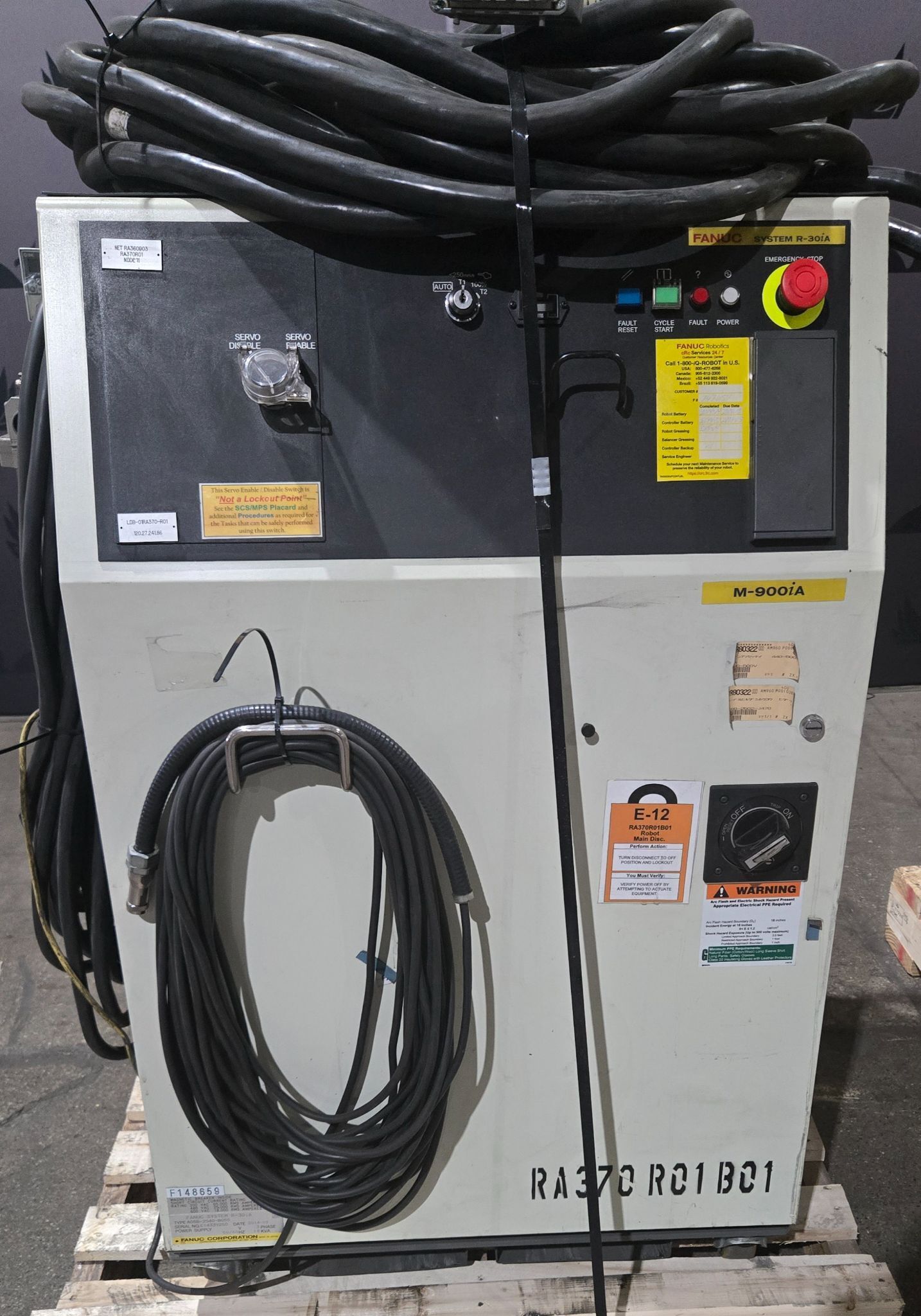 FANUC M-900iA/600 Complete with R-30iA Controller USED 11