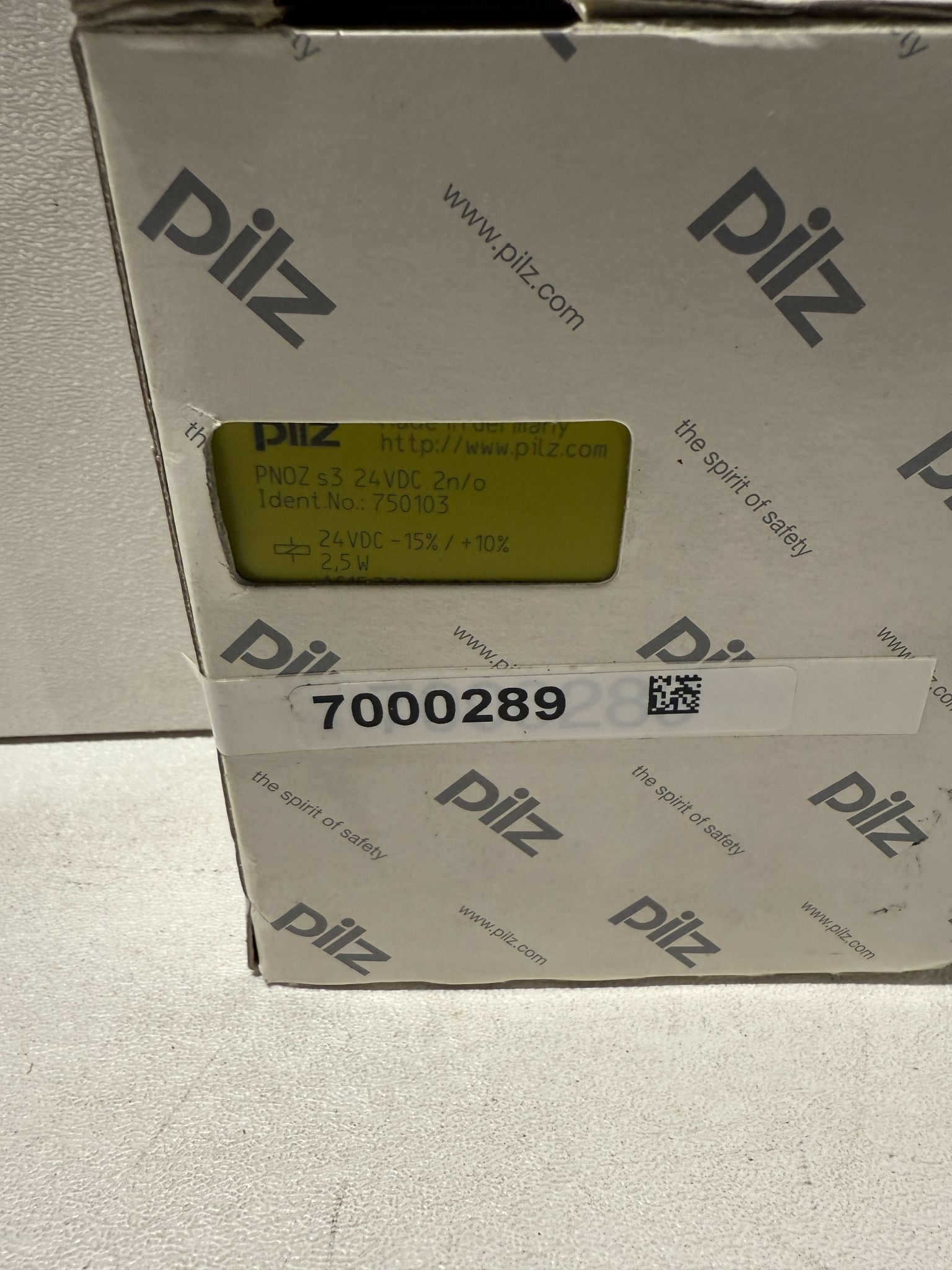 PILZ PNOZs324VDC2n/o SAFETY SYSTEMS & SAFETY RELAY MODULE NEW IN BOX 1