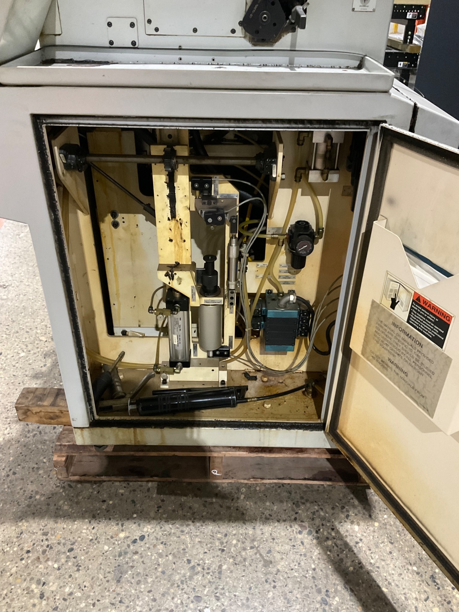 WINSLOW ENGINEERING E300 DRILL POINT GRINDER USED 8