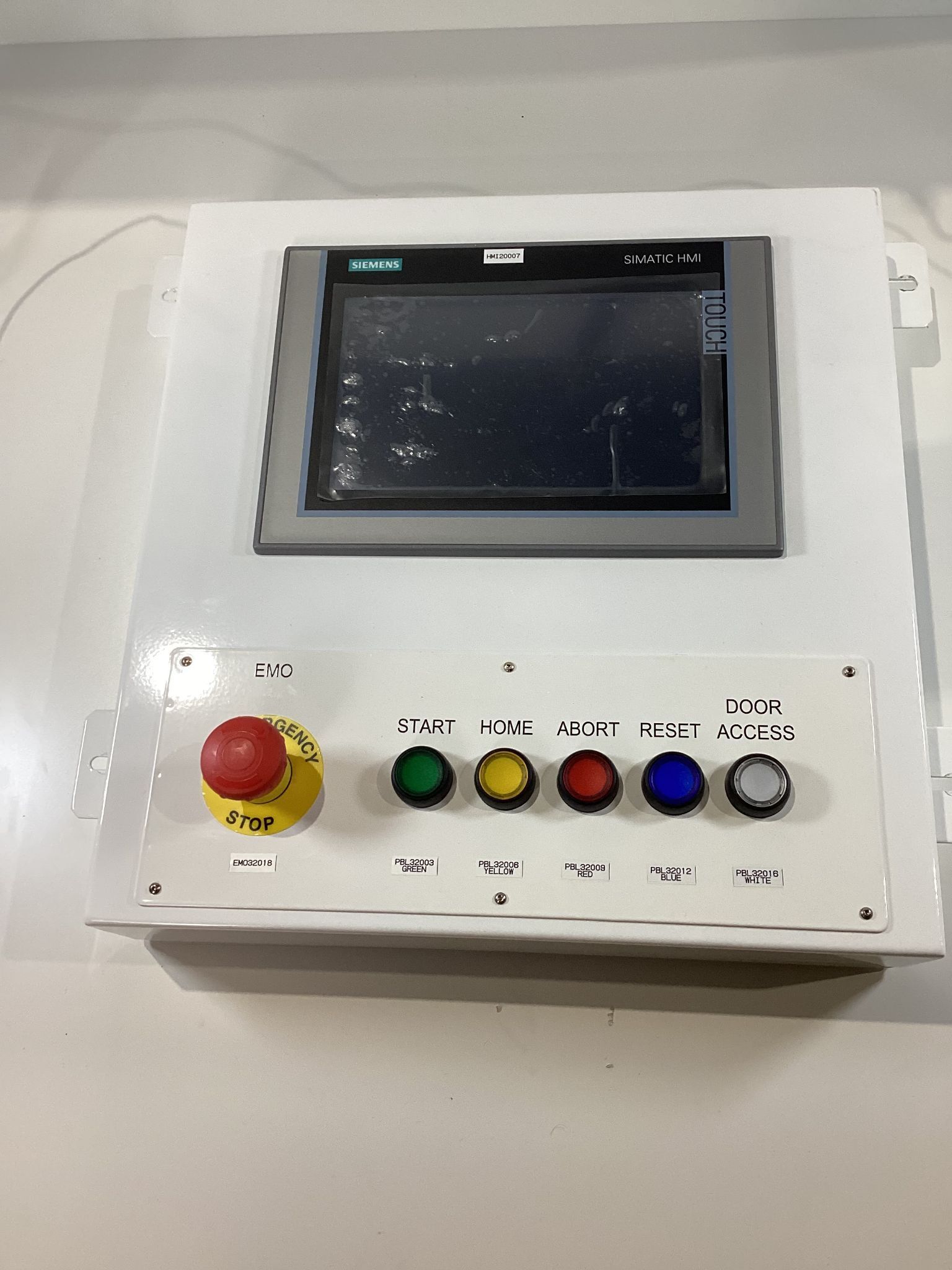 SIEMENS 6AV2-124-0JC01-0AX0 HMI w/ Control Panel USED 0