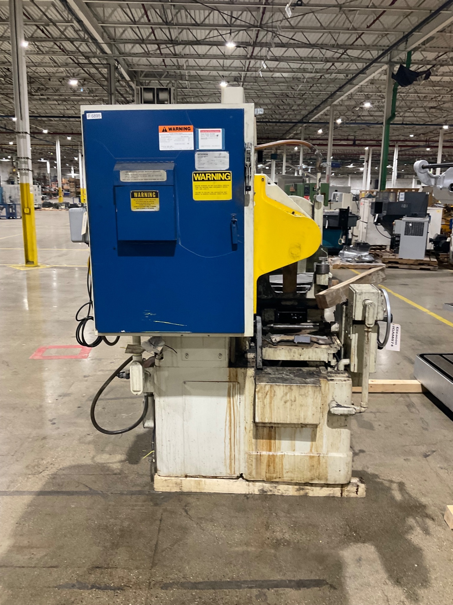 CINCINNATI MILACRON ROTARY SURFACE GRINDER 261-16" 460V W/ NEUTROFIER III USED 4