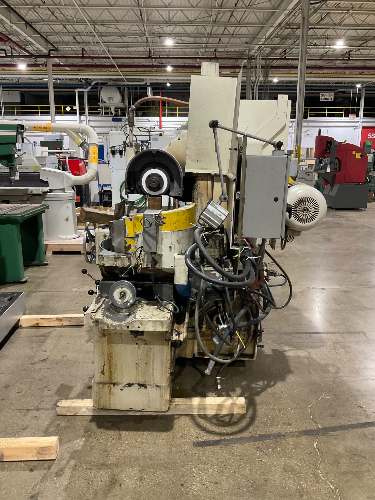 CINCINNATI MILACRON ROTARY SURFACE GRINDER 261-16" 460V W/ NEUTROFIER III USED 5