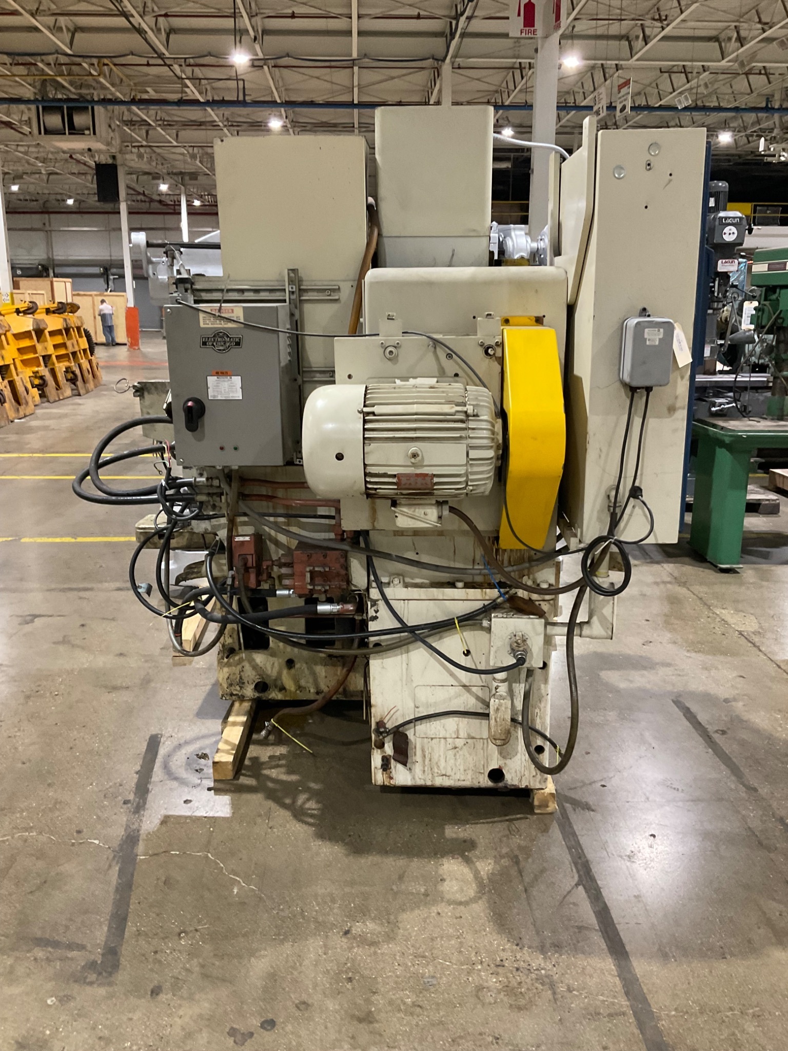 CINCINNATI MILACRON ROTARY SURFACE GRINDER 261-16" 460V W/ NEUTROFIER III USED 8