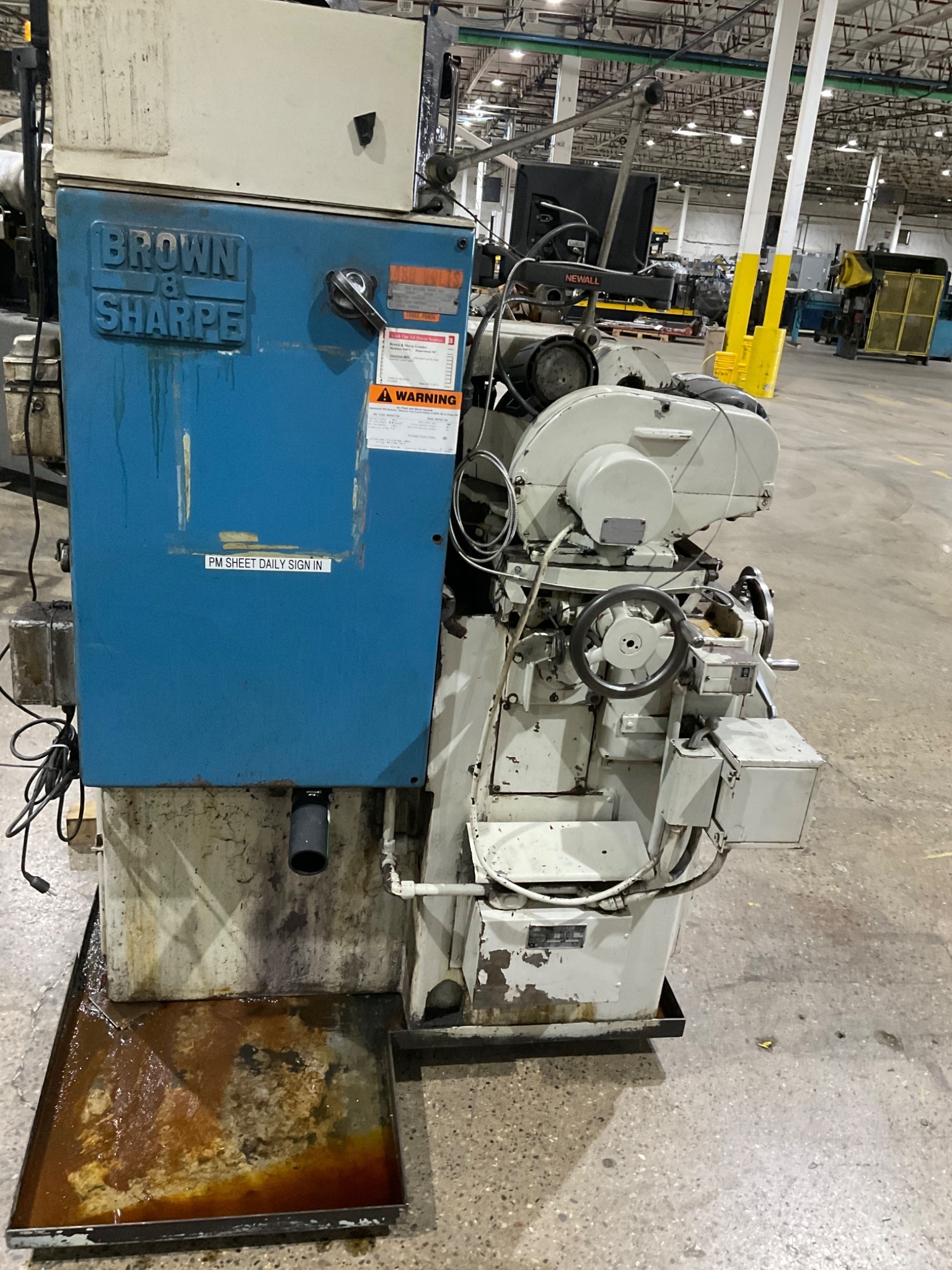 BROWN & SHARPE ROTARY SURFACE GRINDER W/ NEUTROL USED 13