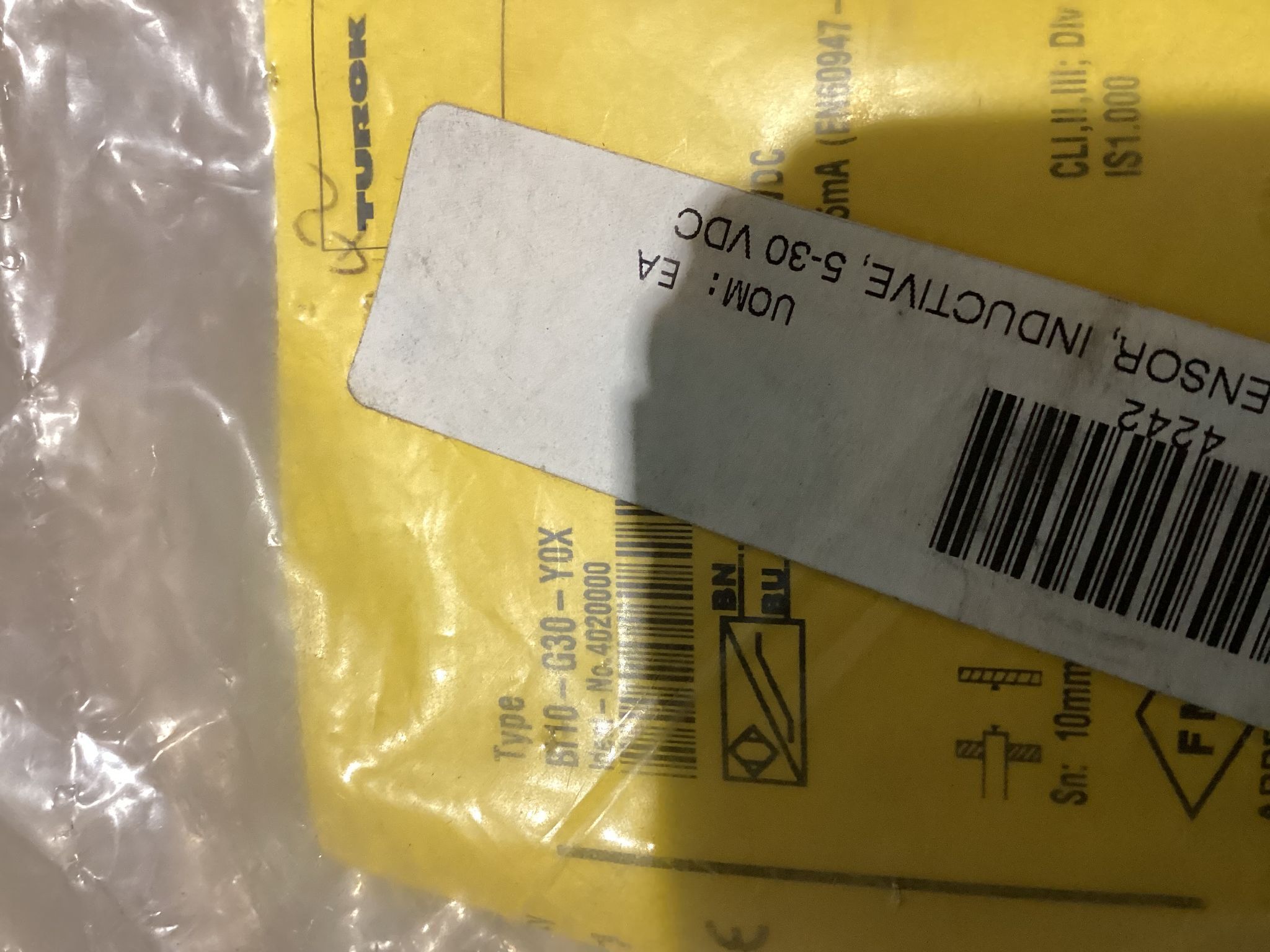 TURCK BI10-G30-Y0X PROXIMITY SWITCH & SENSORS NEW 1