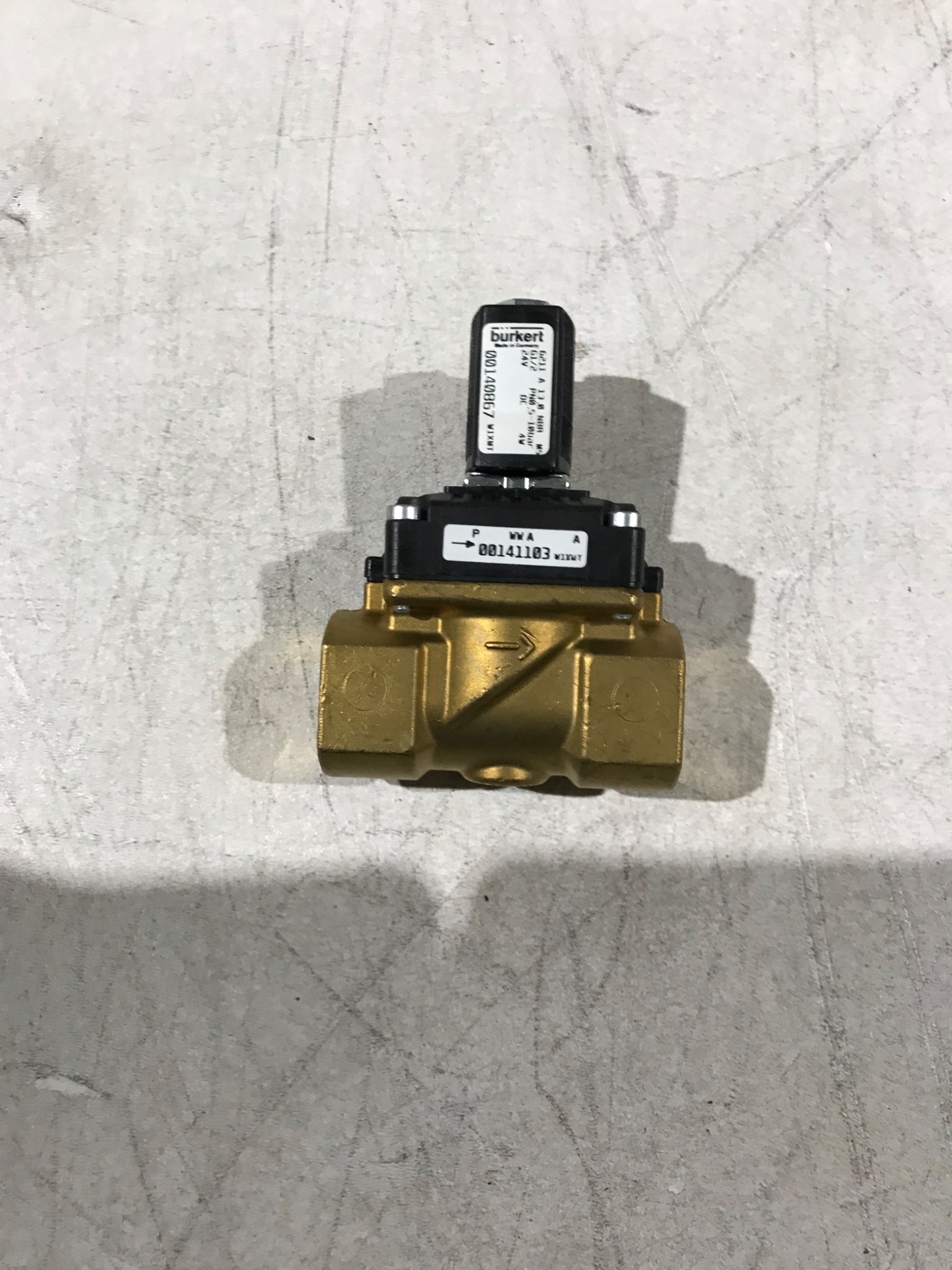 BURKERT 00140867 2/2 Way Servo-Assisted Solenoid Valve NEW 0