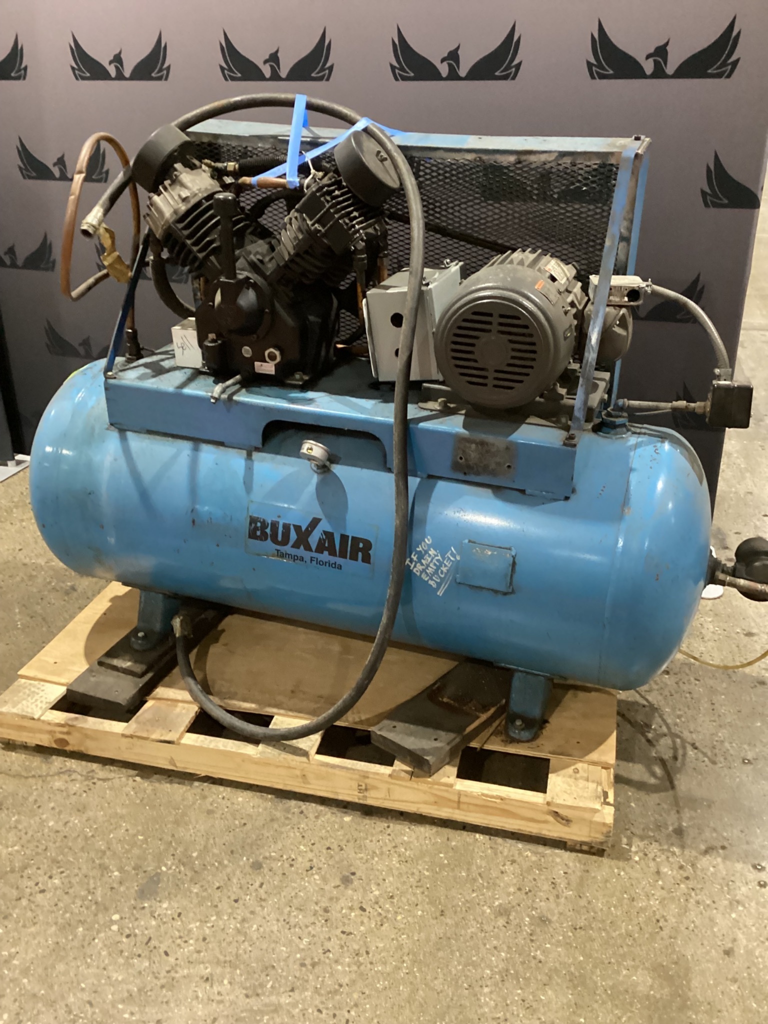 SPEEDAIRE 5Z405C 5 HP Industrial Air Compressor w/ BUXAIR 80‑Gal Tank AS-IS 0