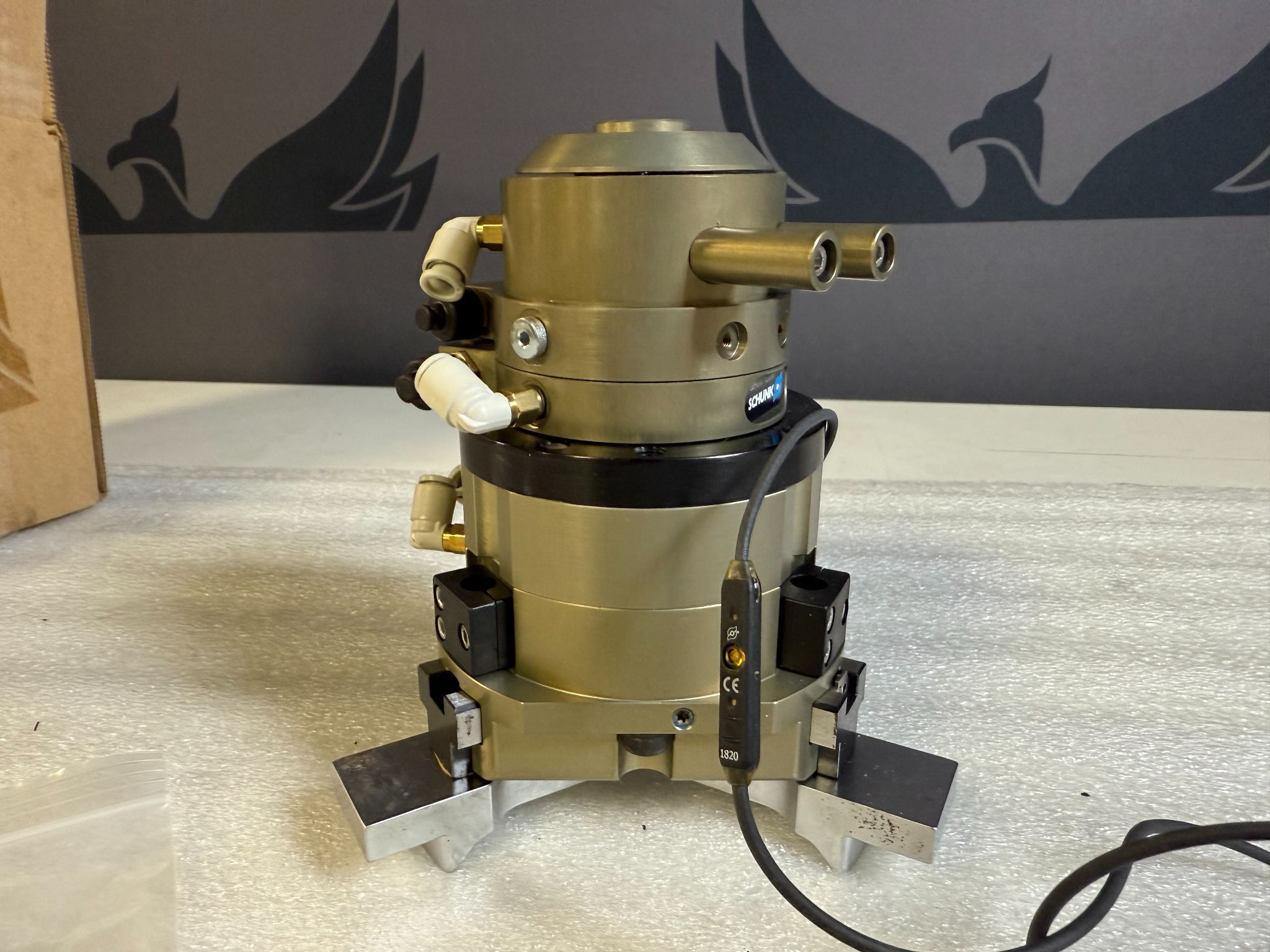 SCHUNK DDF 2-031-P2-E4 (323034) + JGZ 80-1 IS (308932) Pneumatic 3-Jaw Gripper Assembly - USED 4