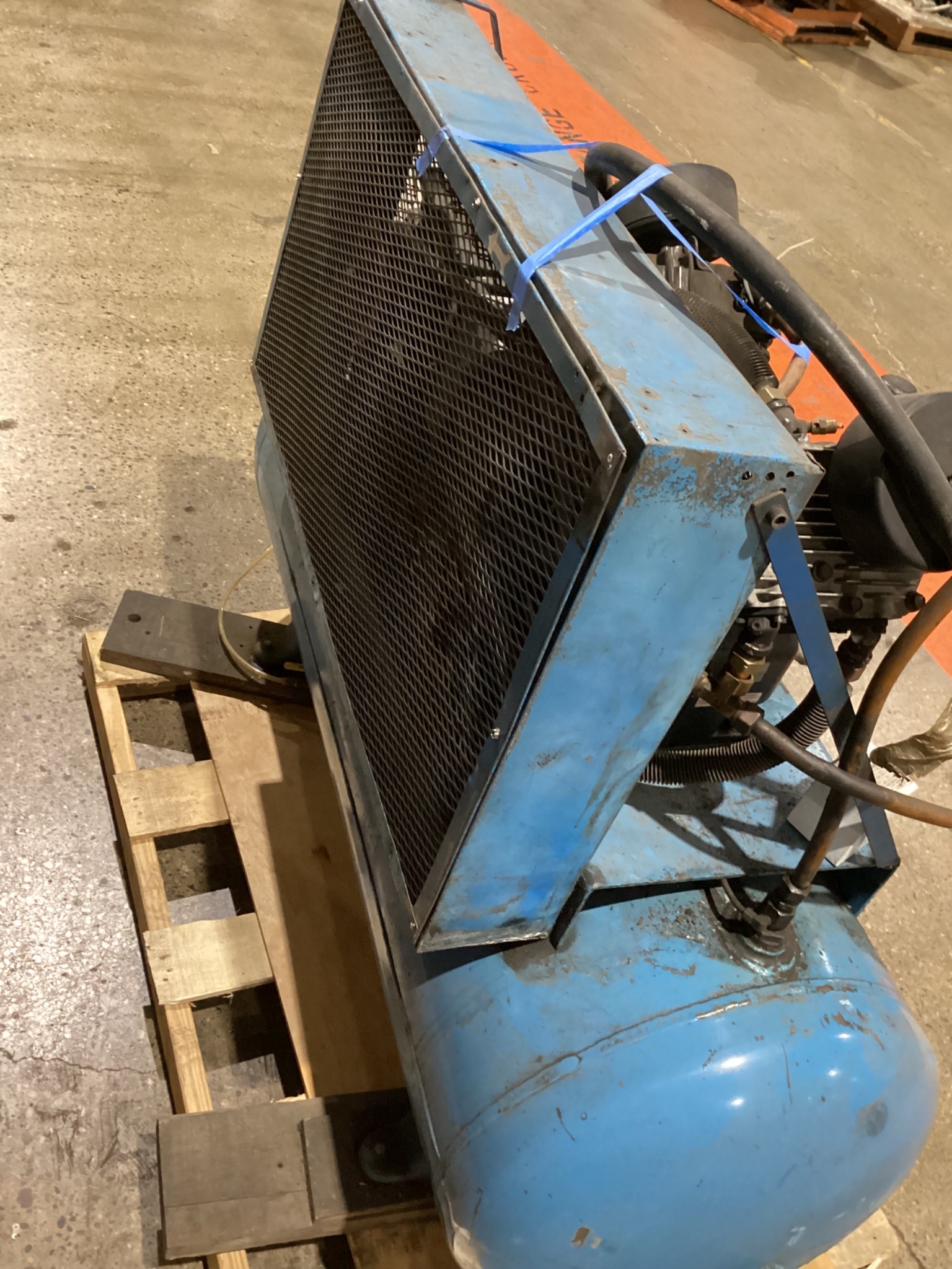 SPEEDAIRE 5Z405C 5 HP Industrial Air Compressor w/ BUXAIR 80‑Gal Tank AS-IS 8