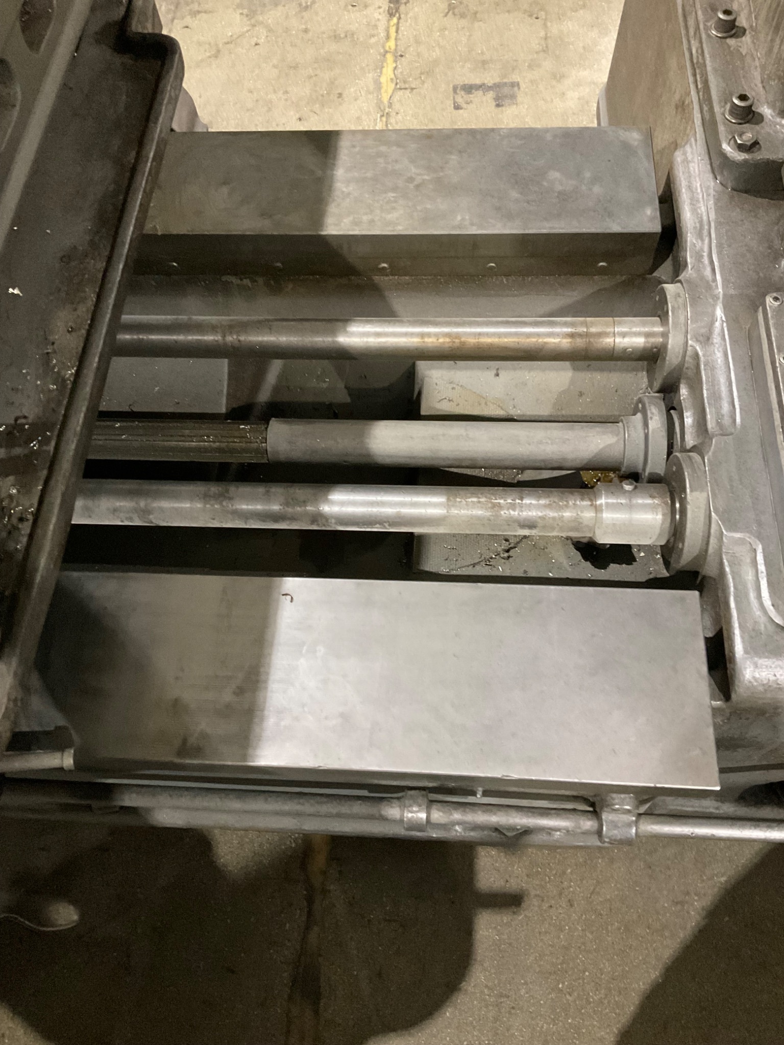 GIDDINGS & LEWIS 350-T HORIZONTAL BORING MILL USED 6