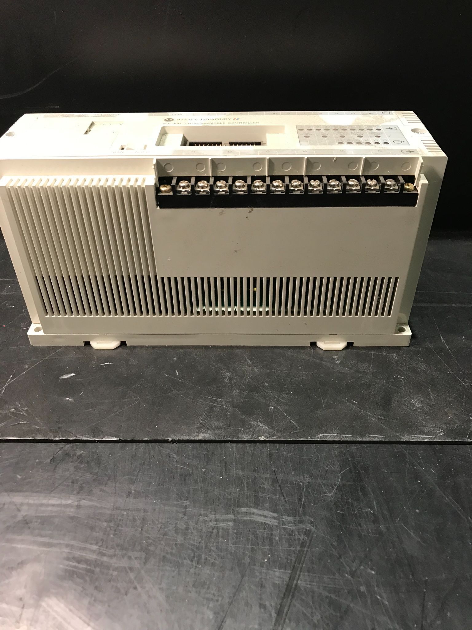 ALLEN-BRADLEY 1745-LP101 SLC 100 Programmable Controller USED 0