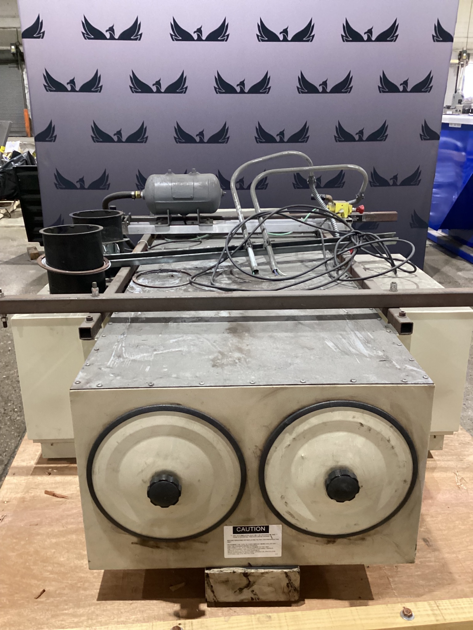 AIR QUALITY ENGINEERING AQE4000 FUME EXTRACTOR USED 0