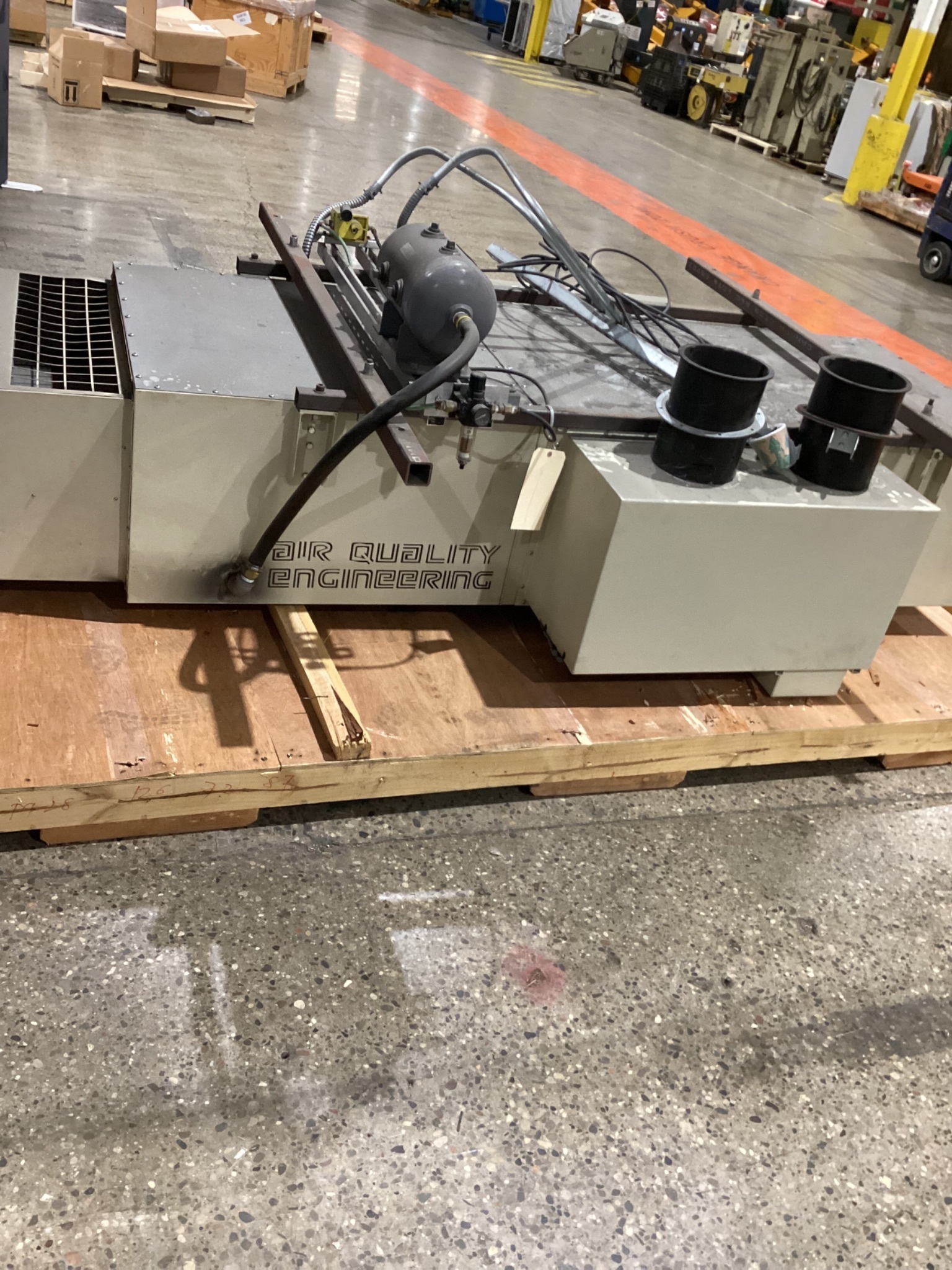AIR QUALITY ENGINEERING AQE4000 FUME EXTRACTOR USED 5