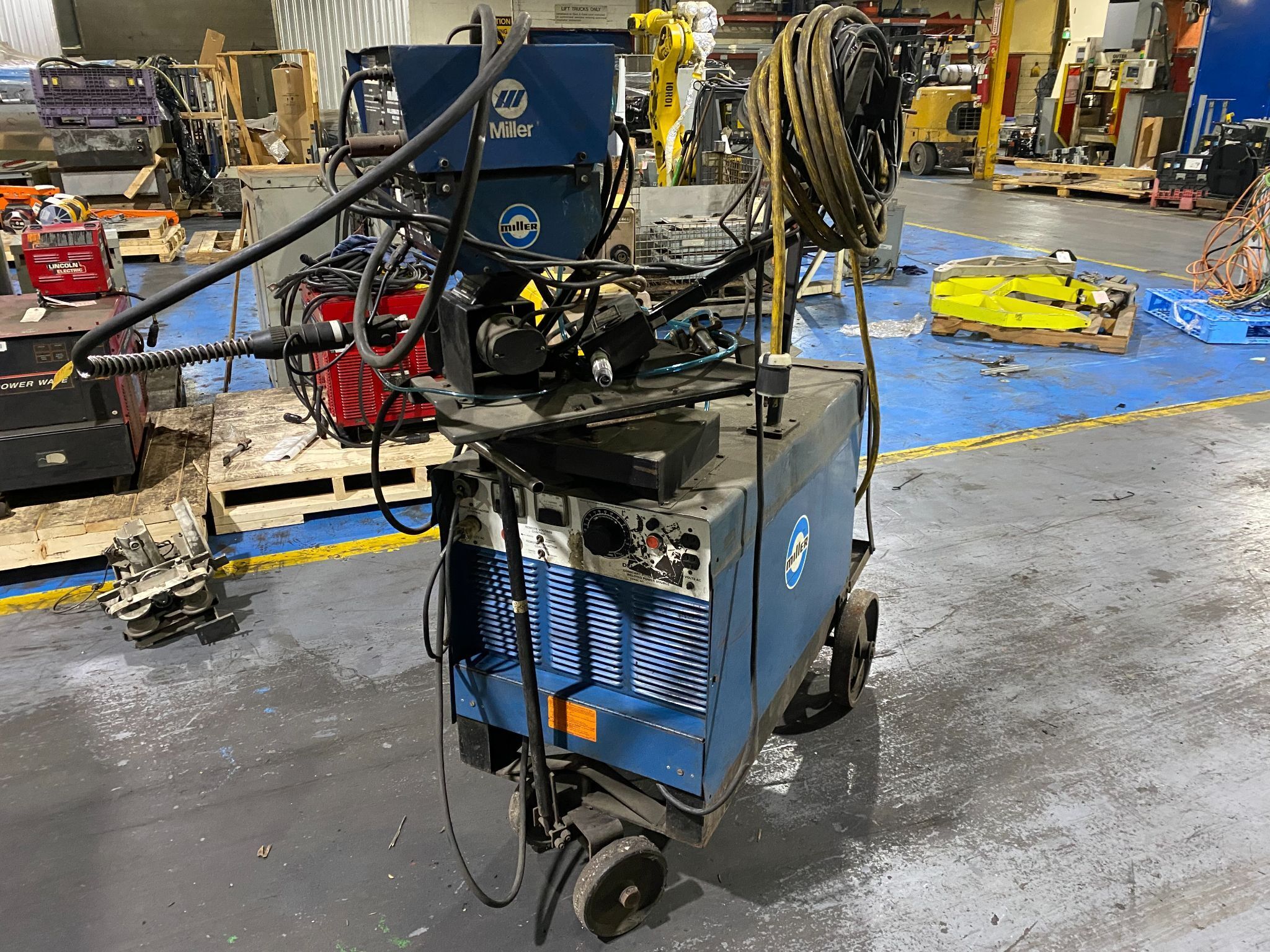 MILLER - DELTAWELD 650 Welder Equipped w/ S-52A + WC-1 PARTS ONLY 1
