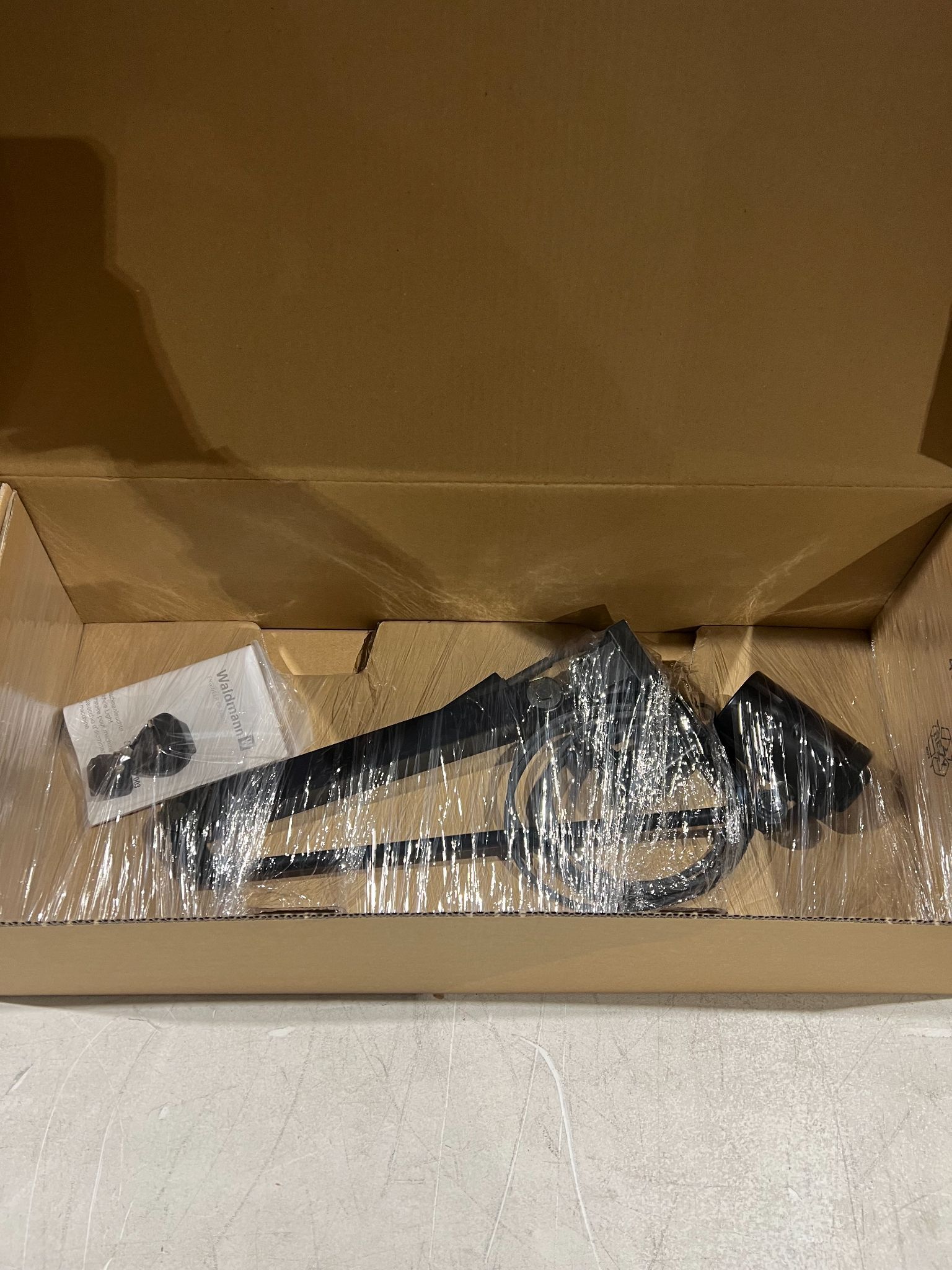 WALDMANN 112 463 009 - 00091954 TASK LIGHT NEW 1