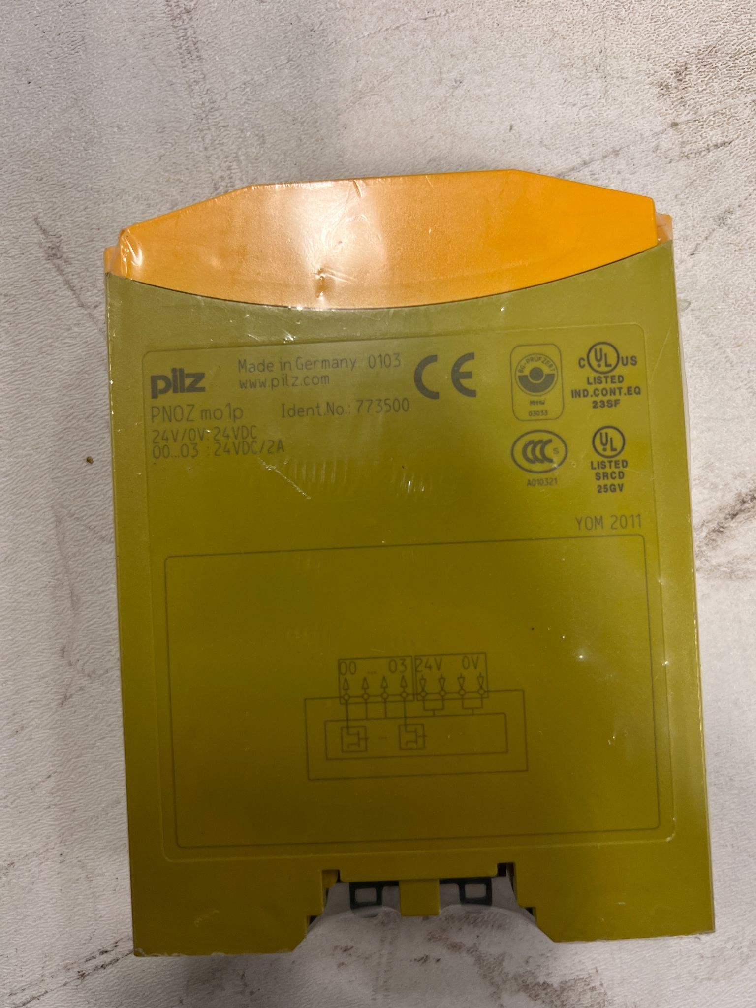 PILZ PNOZmo1p PLC MODULE & CONTROL SUPPLIES NEW 1
