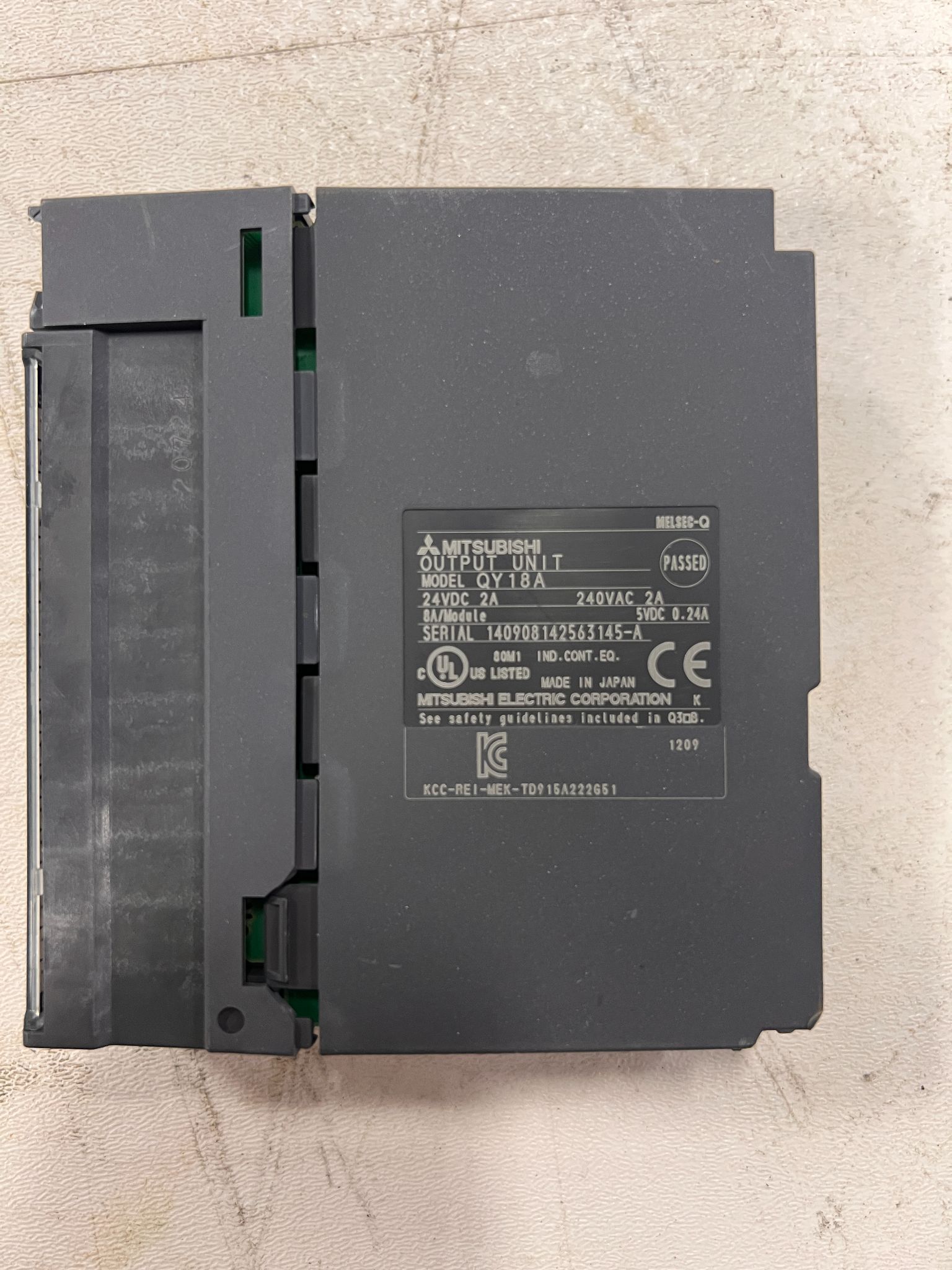 Mitsubishi QY18A MELSEC-Q Digital Output Module USED 2